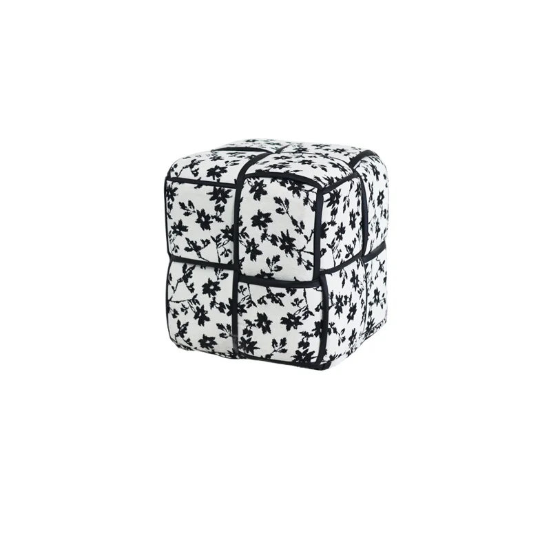 Medieval French pier shoe change stool living room low stool sofa household small stool
Medieval French pier shoe change stool living room low stool sofa household small stool