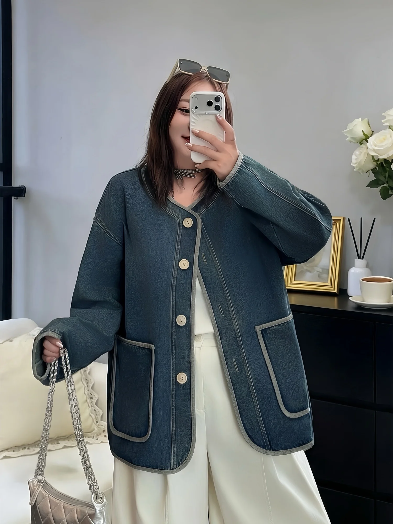 Fashionable Thick Denim Jacket for plus Size Women Spring New Style Slimming Retro Top Commute Simple Cotton Polyester Blend
Fashionable Thick Denim Jacket for plus Size Women Spring New Style Slimming Retro Top Commute Simple Cotton Polyester Blend