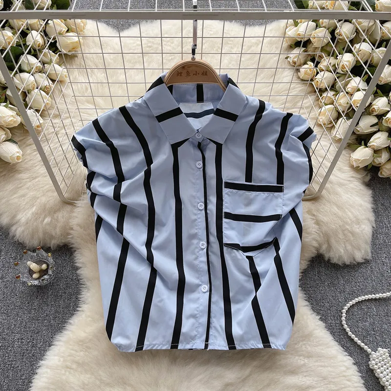 Design temperament sleeveless lapel striped shirt Women's summer loose and versatile top trend blouses
Design temperament sleeveless lapel striped shirt Women's summer loose and versatile top trend blouses