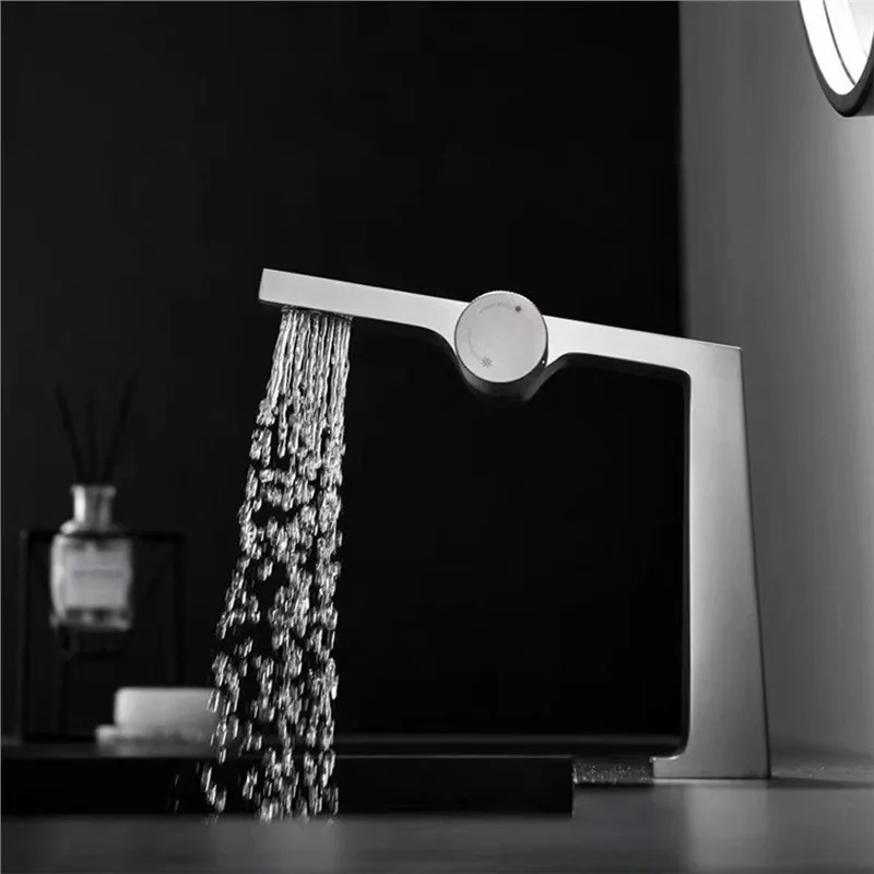 Light Luxury Brushed Bathroom Basin Faucet Faucet Creative Knob Switch Design Single Handle Cold Hot Dual Control Basin Faucet
Light Luxury Brushed Bathroom Basin Faucet Faucet Creative Knob Switch Design Single Handle Cold Hot Dual Control Basin Faucet