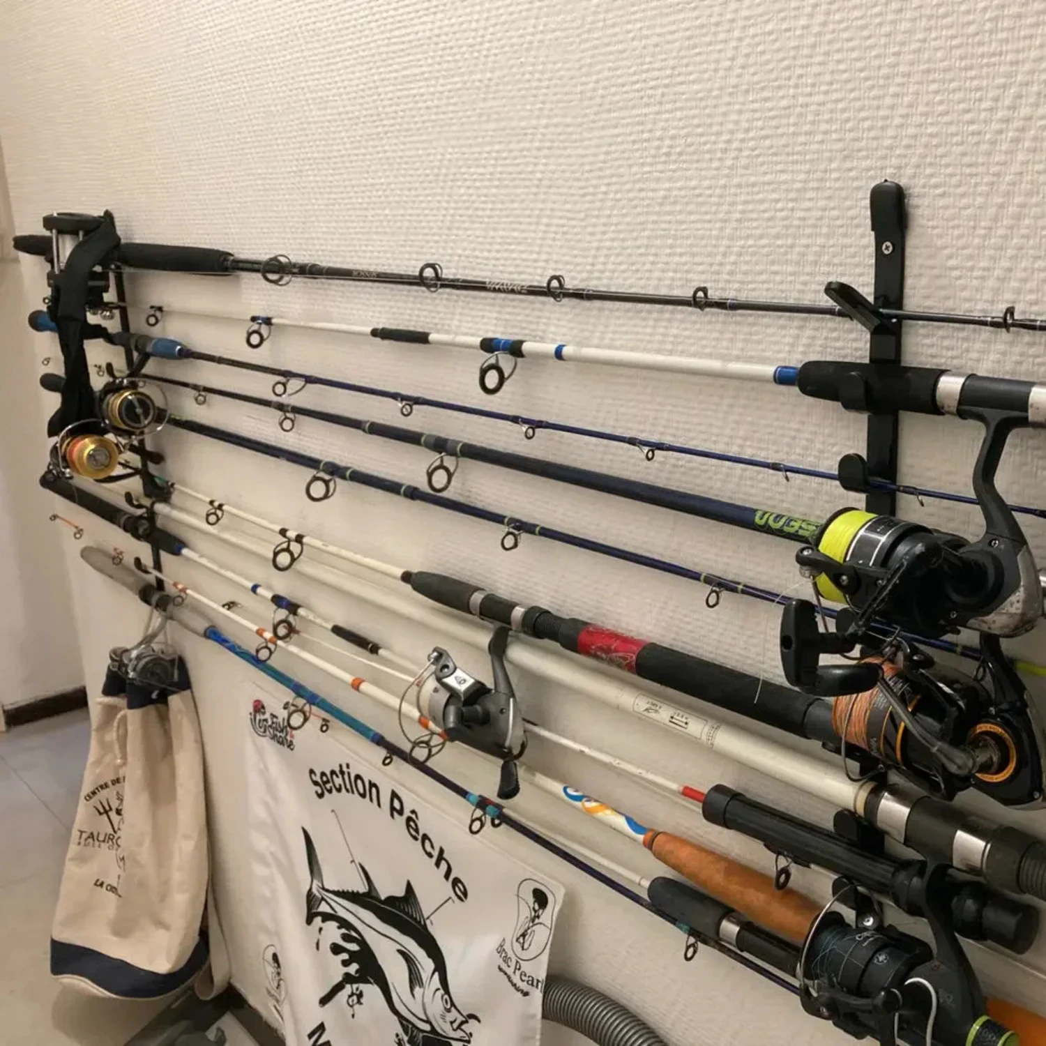 efficient 5-rod wall mounted fishing pole storage rack - Keep your gear neat and tidy with tough hard plastic construction! Orga
efficient 5-rod wall mounted fishing pole storage rack - Keep your gear neat and tidy with tough hard plastic construction! Orga