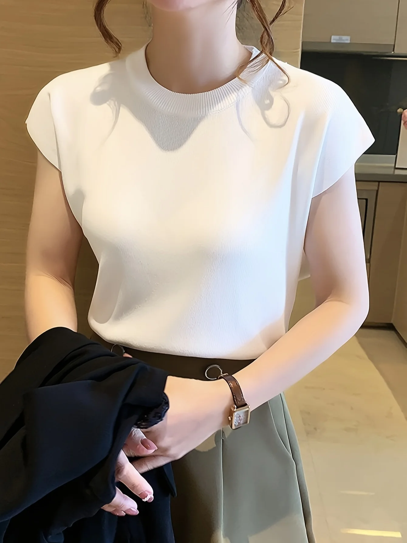 New Women's Summer Lightweight Trendy Loose Round Neck Solid Color Versatile Drop Shoulder Short Sleeve Sweater
New Women's Summer Lightweight Trendy Loose Round Neck Solid Color Versatile Drop Shoulder Short Sleeve Sweater