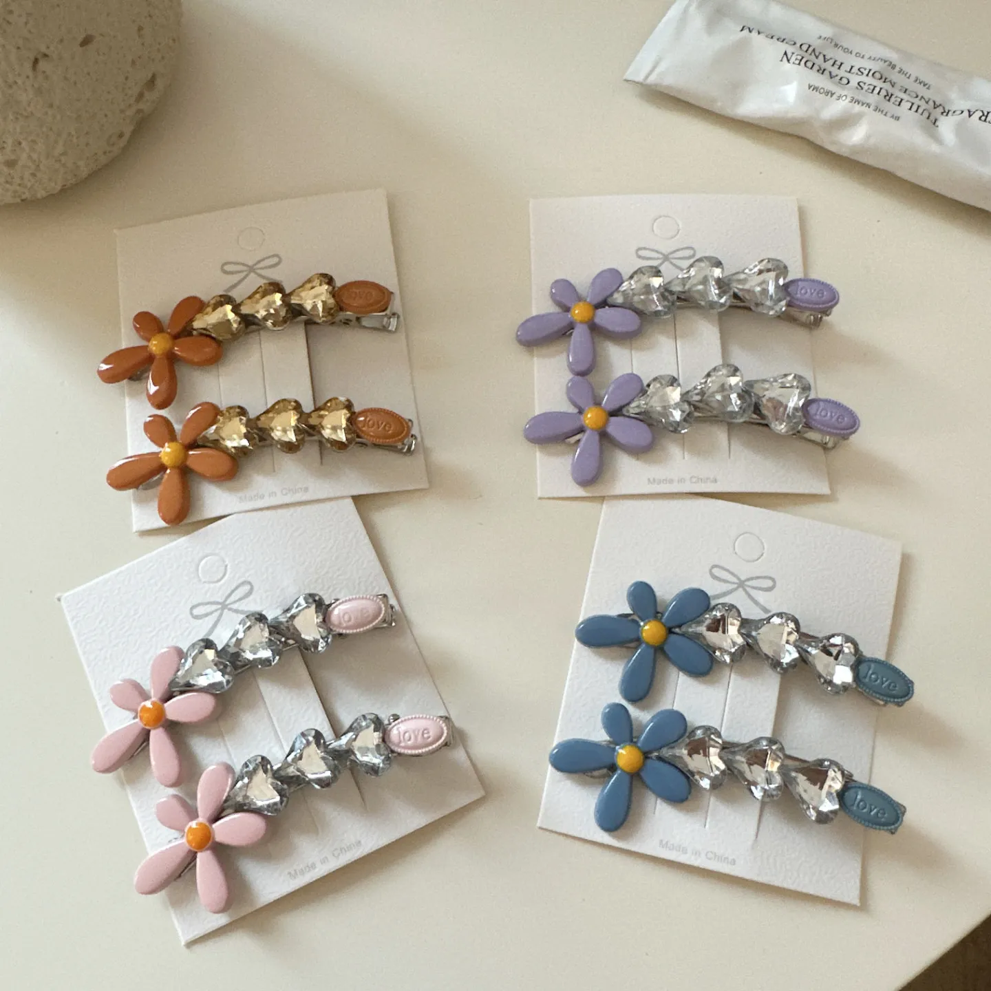 Cute Flower Duckbill Hair Clip for Bangs Flyaway Sweet Side Barrettes Korean Style Premium Resin Lightweight Styling Tools
Cute Flower Duckbill Hair Clip for Bangs Flyaway Sweet Side Barrettes Korean Style Premium Resin Lightweight Styling Tools