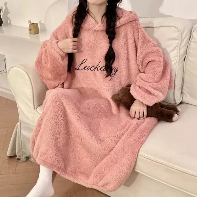 Coral Fleece Hooded Nightgown Women's Autumn and Winter Thickened Fat MM Super Large Size 150kg Loose Long Flannel Pajamas 2025
Coral Fleece Hooded Nightgown Women's Autumn and Winter Thickened Fat MM Super Large Size 150kg Loose Long Flannel Pajamas 2025