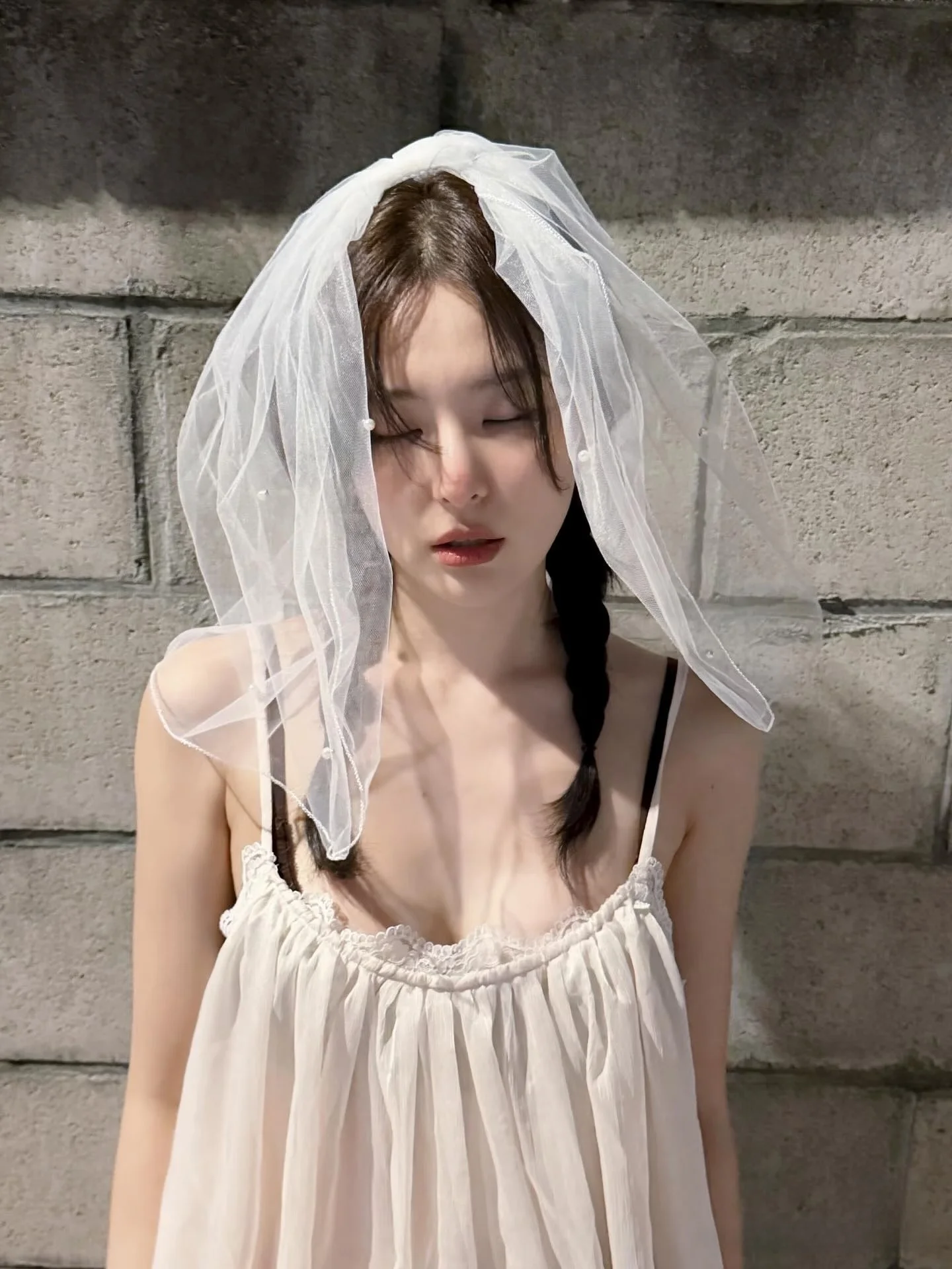 Pearl Headband with Comb Vintage Dance Performance Costume Photography Props Trendy Shawl for Women's Traditional Clothing
Pearl Headband with Comb Vintage Dance Performance Costume Photography Props Trendy Shawl for Women's Traditional Clothing