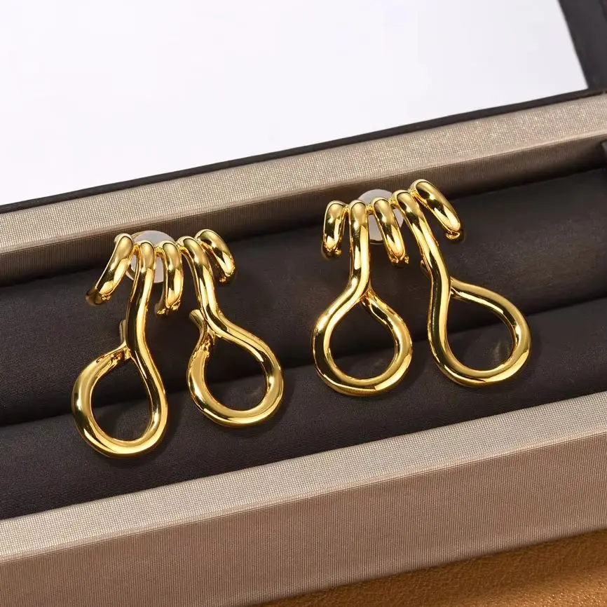 Fashion Brass 18K Gold Plated Line Golden Silver Earrings Women High Quality Jewelry Trend
Fashion Brass 18K Gold Plated Line Golden Silver Earrings Women High Quality Jewelry Trend