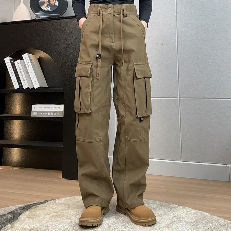 Универсальные повседневные брюки прямого кроя с флисовой подкладкой для мужчин, в стиле ретро, зауженные, с множеством карманов, для отдыха и делового стиля.
Универсальные повседневные брюки прямого кроя с флисовой подкладкой для мужчин, в стиле ретро, зауженные, с множеством карманов, для отдыха и делового стиля.