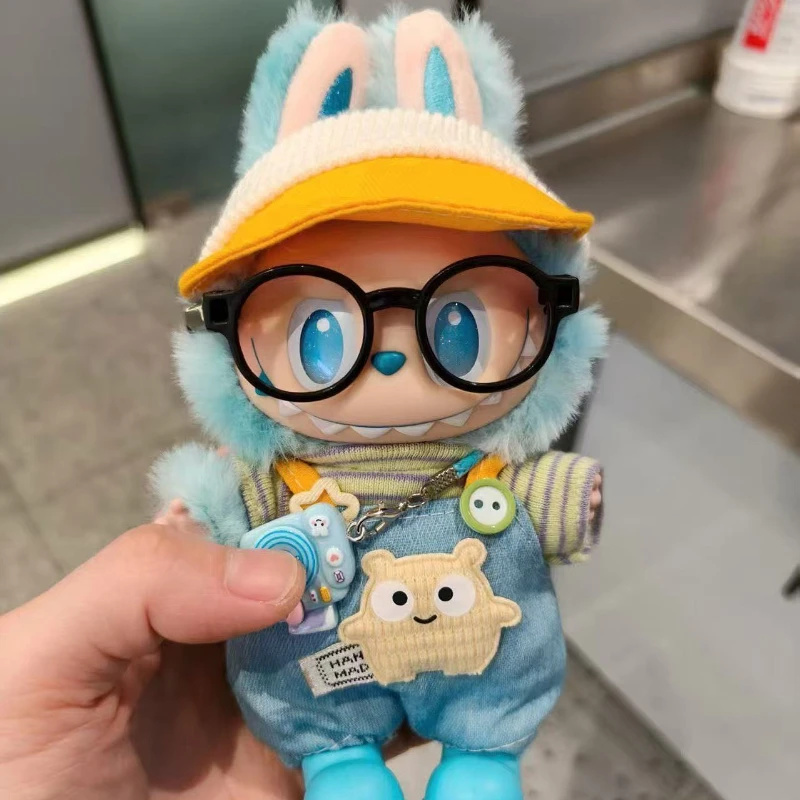 17cm Cartoon Animal Toy Overalls Decorative Kawaii Plush Dolls Jumpsuit with Hat Stuffed Doll Clothing for Party Favors
17cm Cartoon Animal Toy Overalls Decorative Kawaii Plush Dolls Jumpsuit with Hat Stuffed Doll Clothing for Party Favors