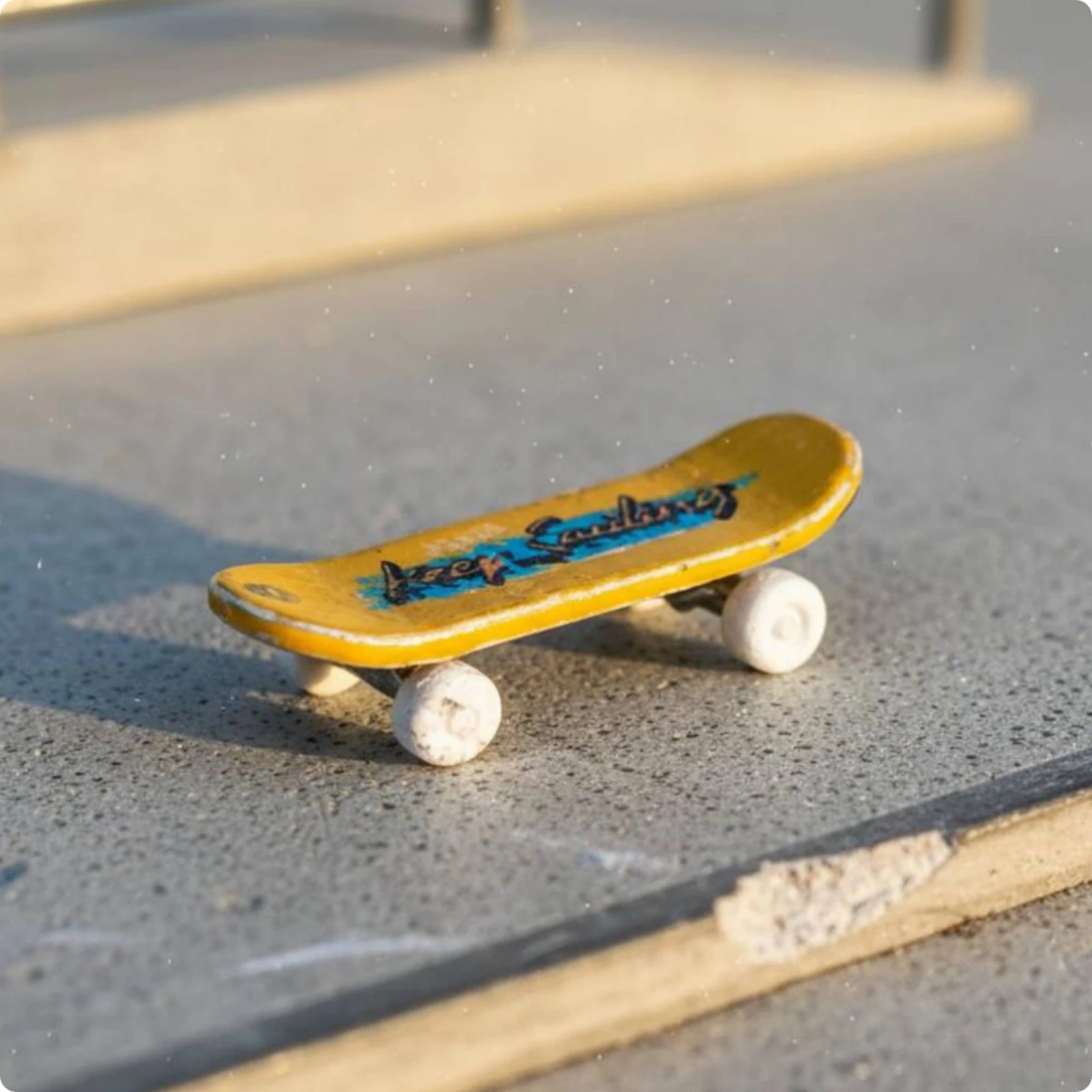 1/64 Scale Skateboard Collectible Miniature Skateboard Scene Prop Miniature Scene Figure Textured Finish Skateboarder Miniature
1/64 Scale Skateboard Collectible Miniature Skateboard Scene Prop Miniature Scene Figure Textured Finish Skateboarder Miniature