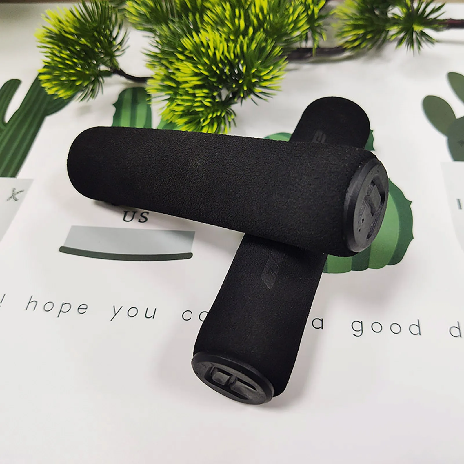 Mountain Bike Handlebar Foam Grip Comfortable Non-Slip Handlebar Cover for Better Cycling Experience JC
Mountain Bike Handlebar Foam Grip Comfortable Non-Slip Handlebar Cover for Better Cycling Experience JC