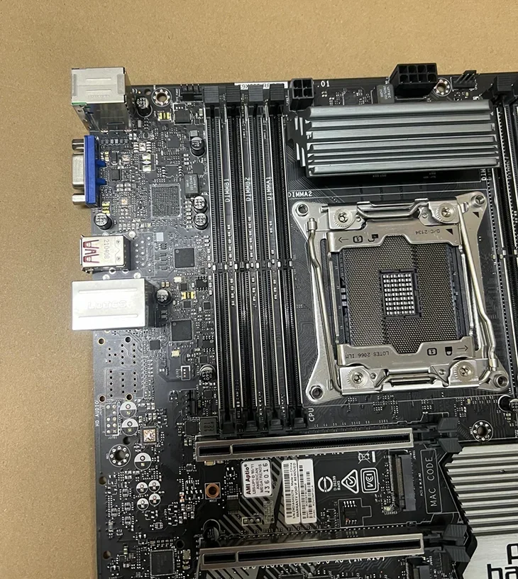 For Supermicro C9X299-RPGF main board X299 chip LGA2066 support I77800X8700X overclocking main board
For Supermicro C9X299-RPGF main board X299 chip LGA2066 support I77800X8700X overclocking main board