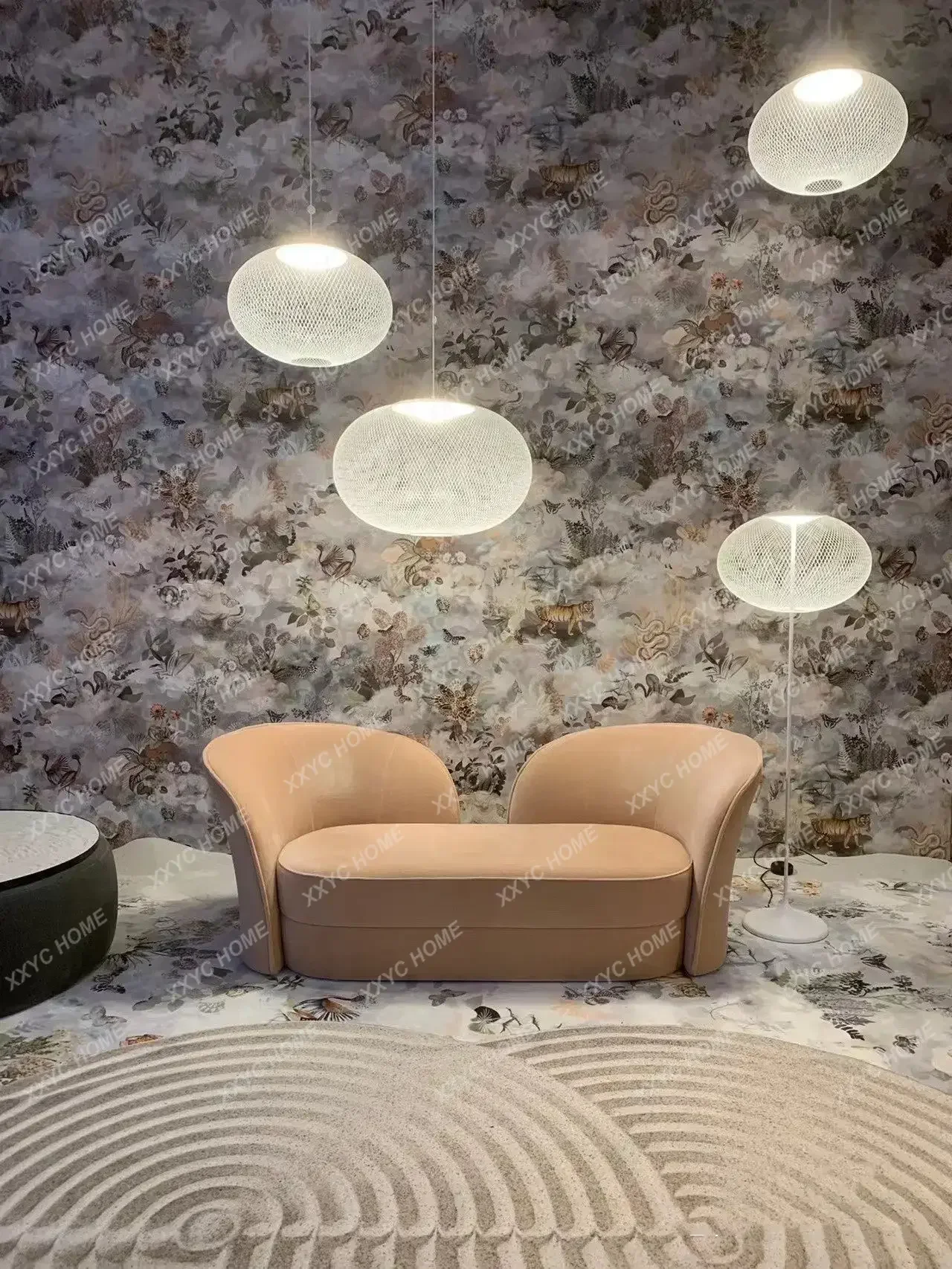DC New hotel model room special-shaped designer sofa cafe engineering art princess sofa
DC New hotel model room special-shaped designer sofa cafe engineering art princess sofa