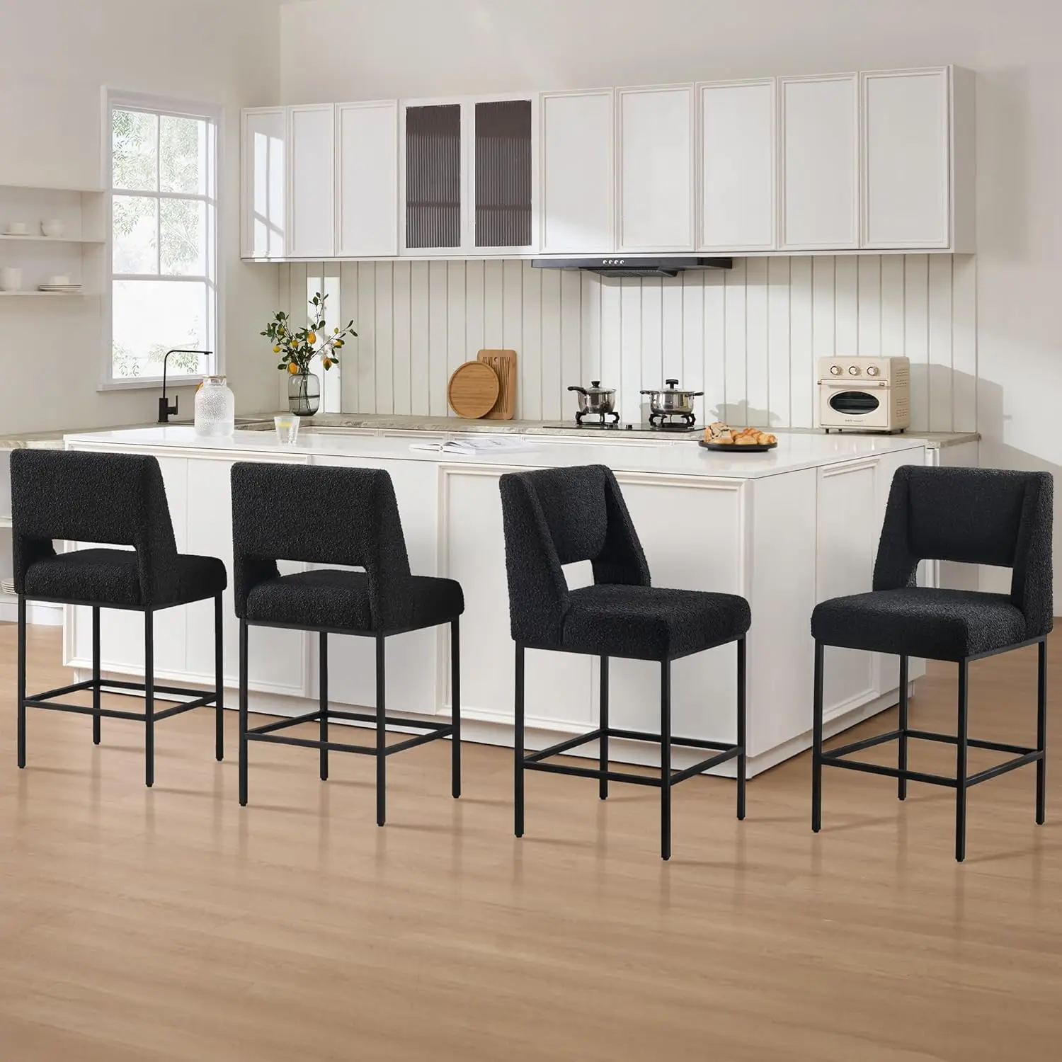 Мягкие табуреты со столешницей, черные барные стулья Boucle с металлическими ножками и открытой спинкой, 26-дюймовые стульчики для стойки, по индивидуальному заказу
Мягкие табуреты со столешницей, черные барные стулья Boucle с металлическими ножками и открытой спинкой, 26-дюймовые стульчики для стойки, по индивидуальному заказу