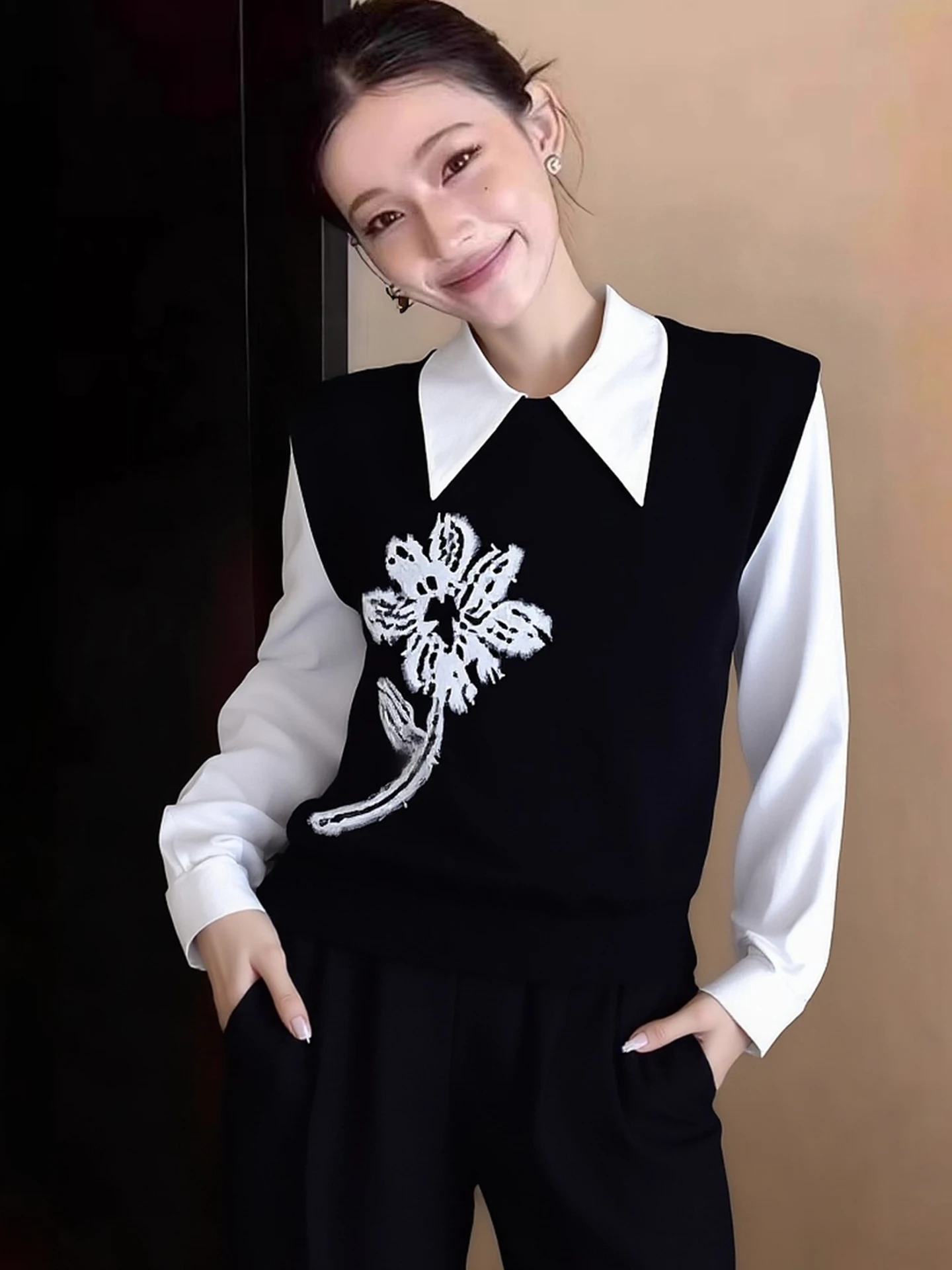 Commuter Style Embroidered Knitted Vest Women's Fashion Layering Top Spring Season Versatile Knitwear Poet Lin Brand
Commuter Style Embroidered Knitted Vest Women's Fashion Layering Top Spring Season Versatile Knitwear Poet Lin Brand