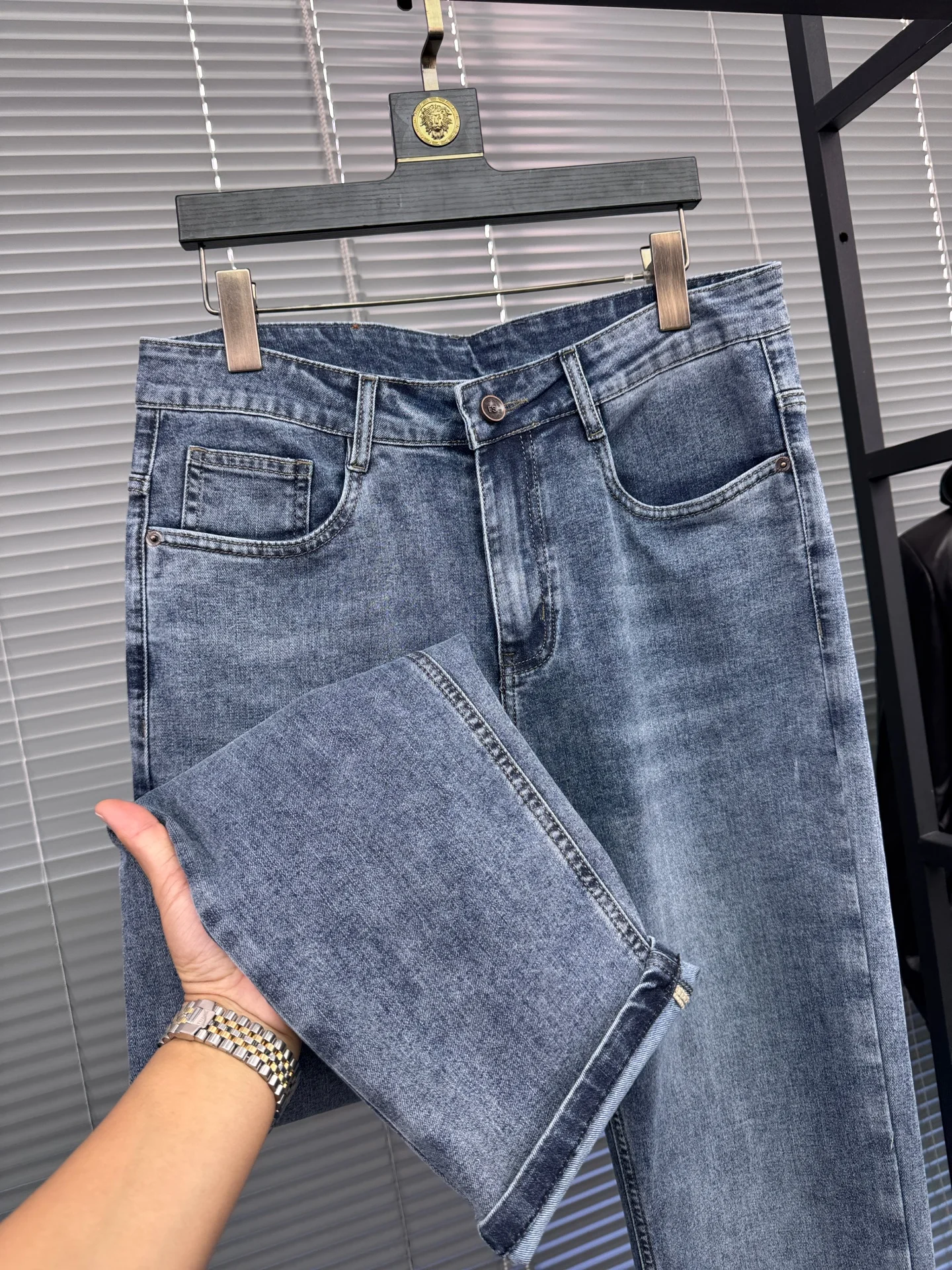 Мужские джинсы прямого кроя Slim Fit: комфортные, тонкие, дышащие, модные, повседневные, весна-лето, средняя посадка, на молнии
Мужские джинсы прямого кроя Slim Fit: комфортные, тонкие, дышащие, модные, повседневные, весна-лето, средняя посадка, на молнии