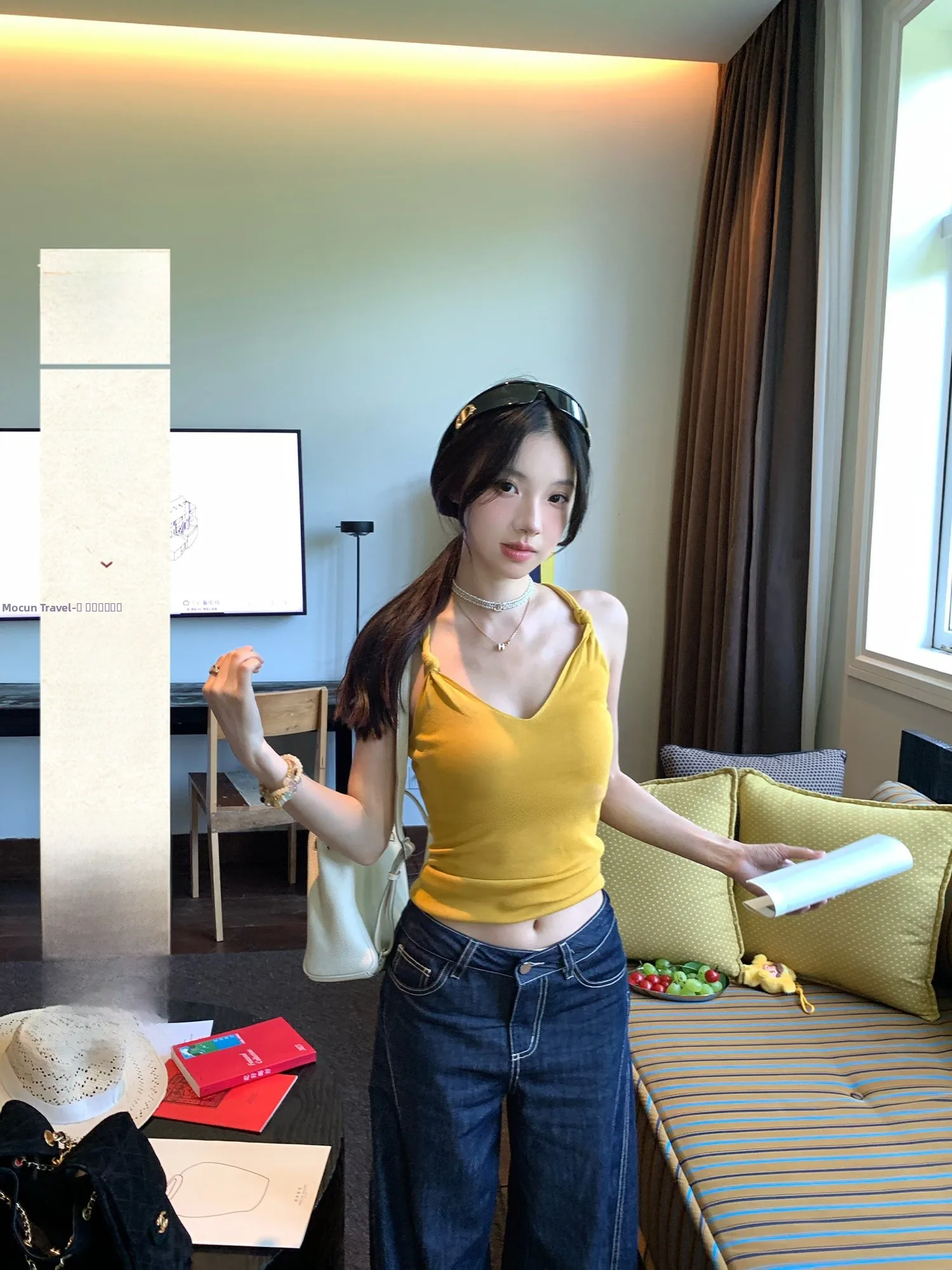 Желтый шелковый топ-жилет с завязками для женщин, универсальный, однотонный, стандартной длины, для ношения как нижний или верхний слой
Желтый шелковый топ-жилет с завязками для женщин, универсальный, однотонный, стандартной длины, для ношения как нижний или верхний слой