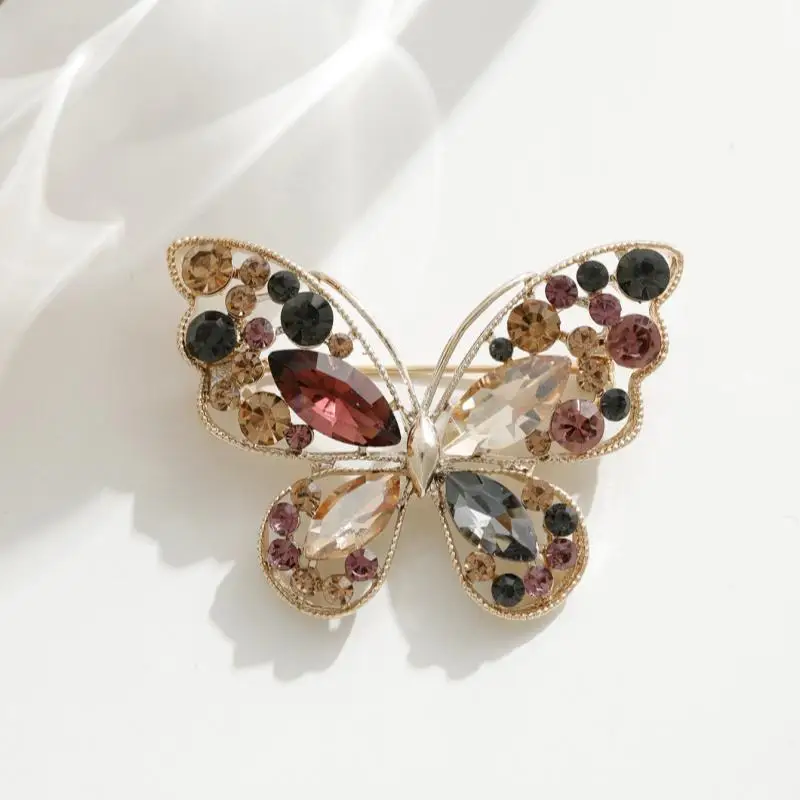 ●Trendy Hollowed-Out Rhinestone Butterfly Brooch For Women Insects Pins Badges Office Party Backpack Gifts Jewelry Accessories
●Trendy Hollowed-Out Rhinestone Butterfly Brooch For Women Insects Pins Badges Office Party Backpack Gifts Jewelry Accessories