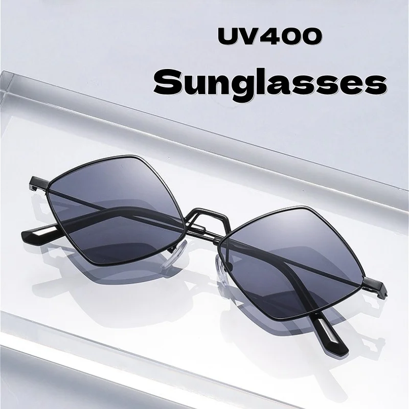 Европейские и американские ретро солнцезащитные очки в форме ромба UV400, четырехсторонние очки в металлической оправе, солнцезащитный крем и защита от ультрафиолета
Европейские и американские ретро солнцезащитные очки в форме ромба UV400, четырехсторонние очки в металлической оправе, солнцезащитный крем и защита от ультрафиолета