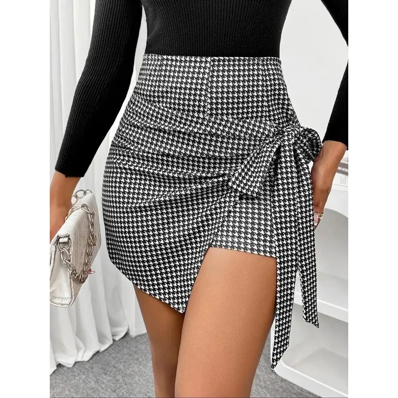 Knot Half Skirt M 69468 Twist Knot Design Neutral Style Spring Collection Fashionable Women's Skirt Other Material 100%
Knot Half Skirt M 69468 Twist Knot Design Neutral Style Spring Collection Fashionable Women's Skirt Other Material 100%
