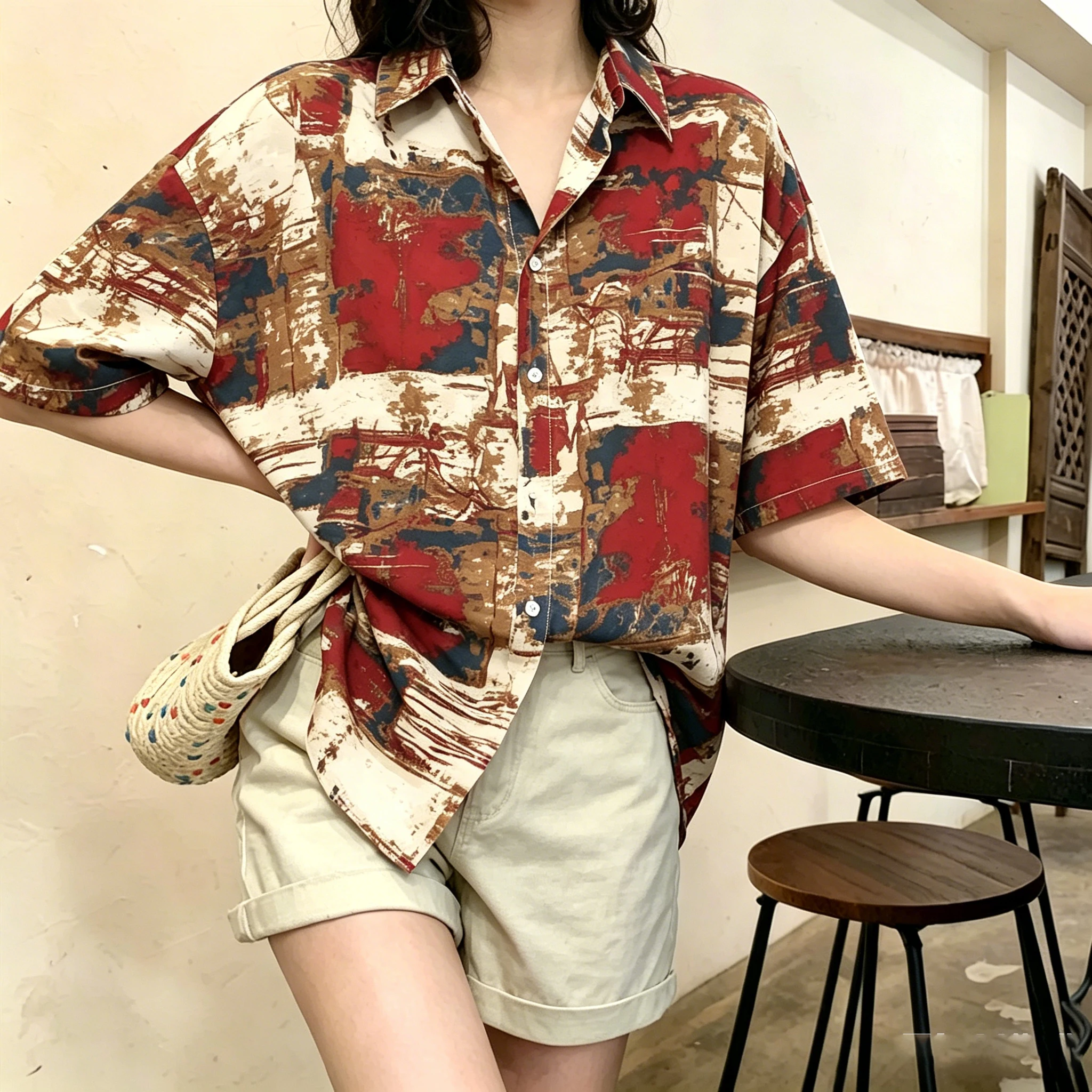 Retro American Oil Painting Splatter Design Short Sleeve Shirt Lightweight Draping Women's Fashion Vintage Feel Slim Fit Shir...
Retro American Oil Painting Splatter Design Short Sleeve Shirt Lightweight Draping Women's Fashion Vintage Feel Slim Fit Shir...