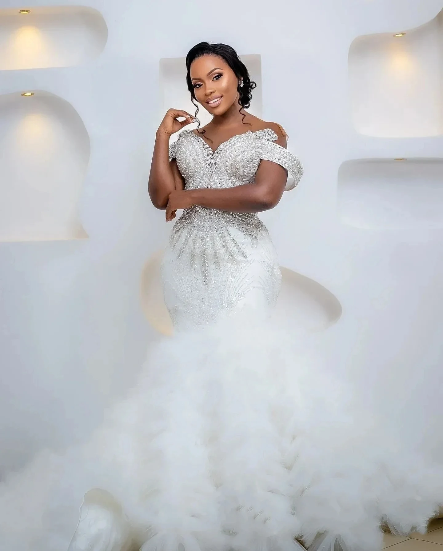 2026 Arabic Aso Ebi Mermaid Wedding Dress Sheer Neck Rhinestones Sequin Crystal Tiers Tulle Bridal Gowns African Robe De Mairee
2026 Arabic Aso Ebi Mermaid Wedding Dress Sheer Neck Rhinestones Sequin Crystal Tiers Tulle Bridal Gowns African Robe De Mairee