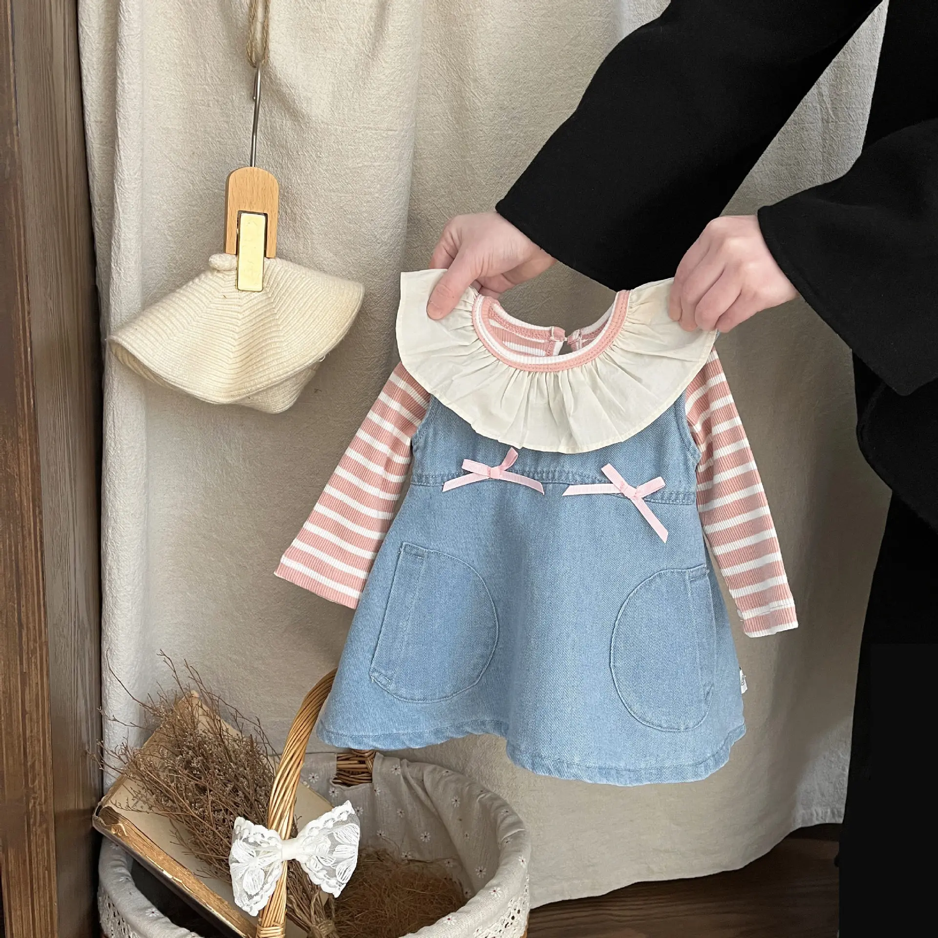 2025 Baby Cowboy Skirt Spring New Fashionable Little Girl Sweet Princess Skirt Korean Baby Cute Dress Children's Wear
2025 Baby Cowboy Skirt Spring New Fashionable Little Girl Sweet Princess Skirt Korean Baby Cute Dress Children's Wear