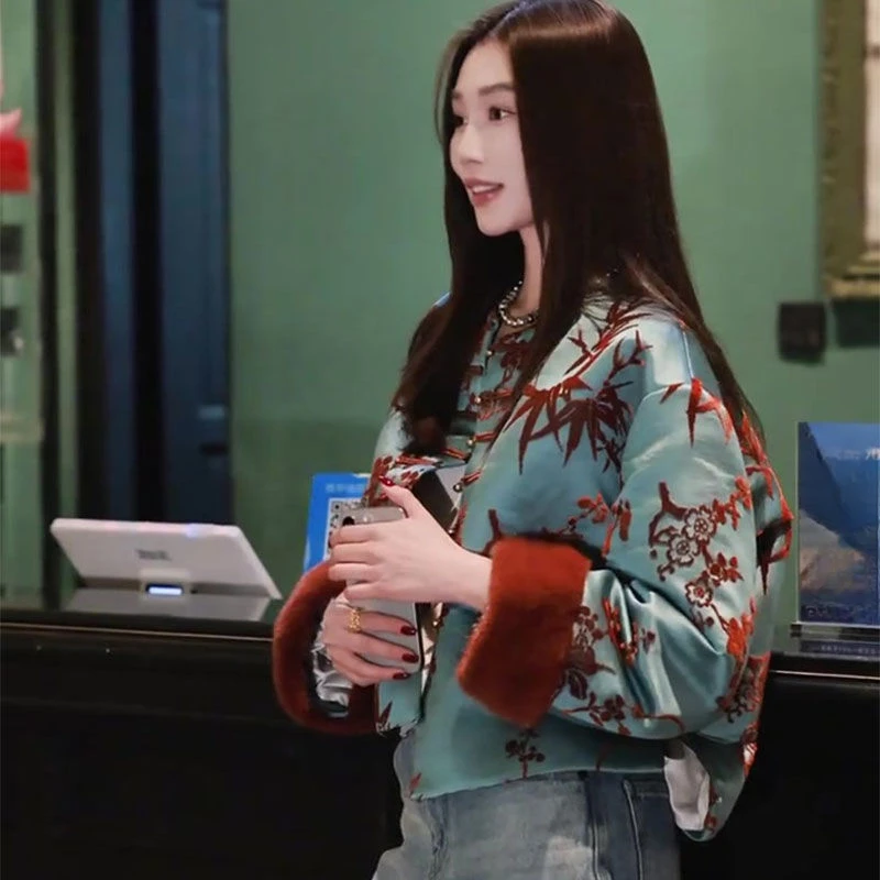Chinese Style 2025 Spring Fall Women Printed Floral Pattern Chinese Tang Costume Coat , Woman Casual Vintage Fur Patchwork Coats
Chinese Style 2025 Spring Fall Women Printed Floral Pattern Chinese Tang Costume Coat , Woman Casual Vintage Fur Patchwork Coats