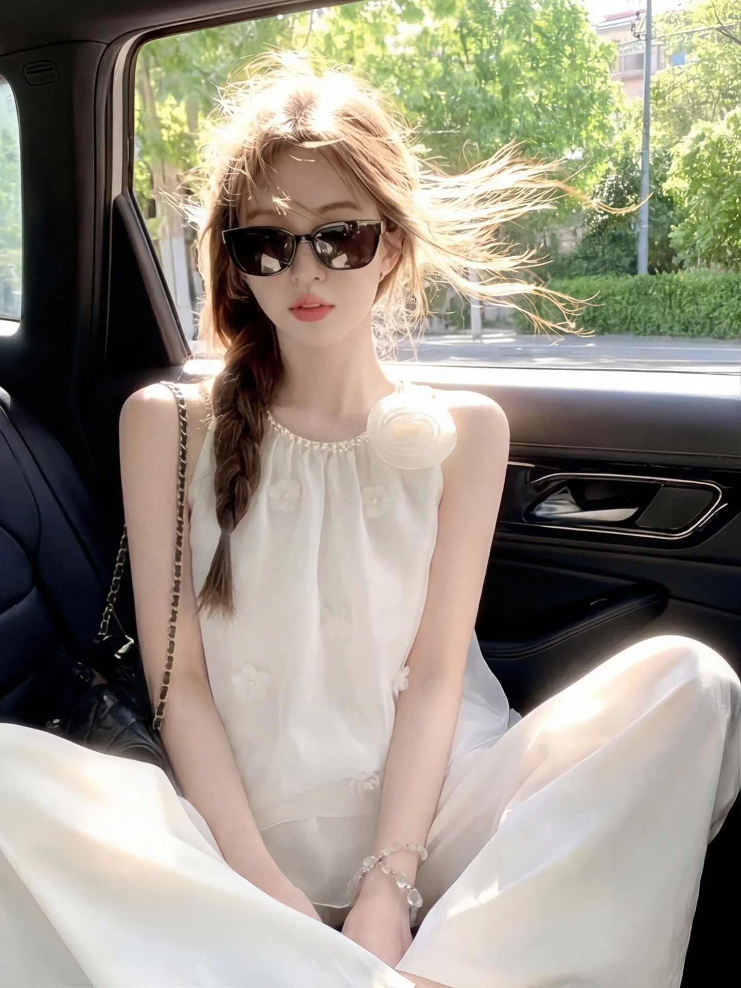 Pearl Chain 3D Flower Summer New Style Women's Slim Fit Sleeveless Chiffon Shirt Breathable Skin-Friendly Lightweight Top
Pearl Chain 3D Flower Summer New Style Women's Slim Fit Sleeveless Chiffon Shirt Breathable Skin-Friendly Lightweight Top