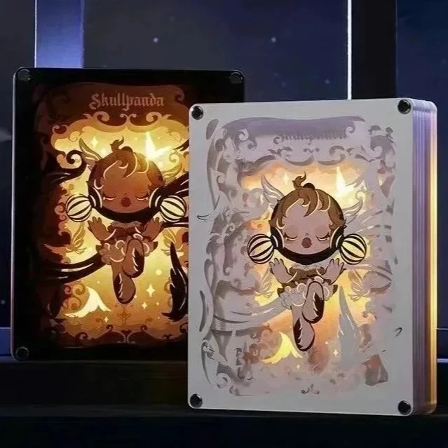 Коллекция комиксов POPMART Skullpanda, вырезанная из бумаги лампа SP, периферийная игрушка, милые фигурки, коллекция рождественских подарков-сюрпризов
Коллекция комиксов POPMART Skullpanda, вырезанная из бумаги лампа SP, периферийная игрушка, милые фигурки, коллекция рождественских подарков-сюрпризов