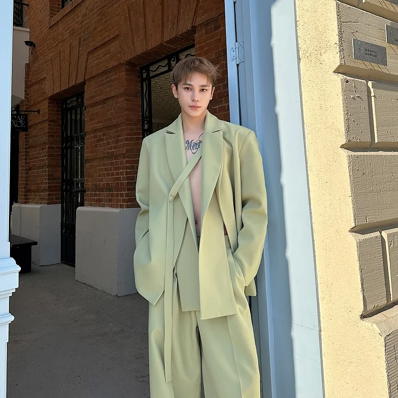 Весенний мужской модный костюм-двойка с двойным воротником, поясом и подплечниками, молодежный, свободного кроя
Весенний мужской модный костюм-двойка с двойным воротником, поясом и подплечниками, молодежный, свободного кроя