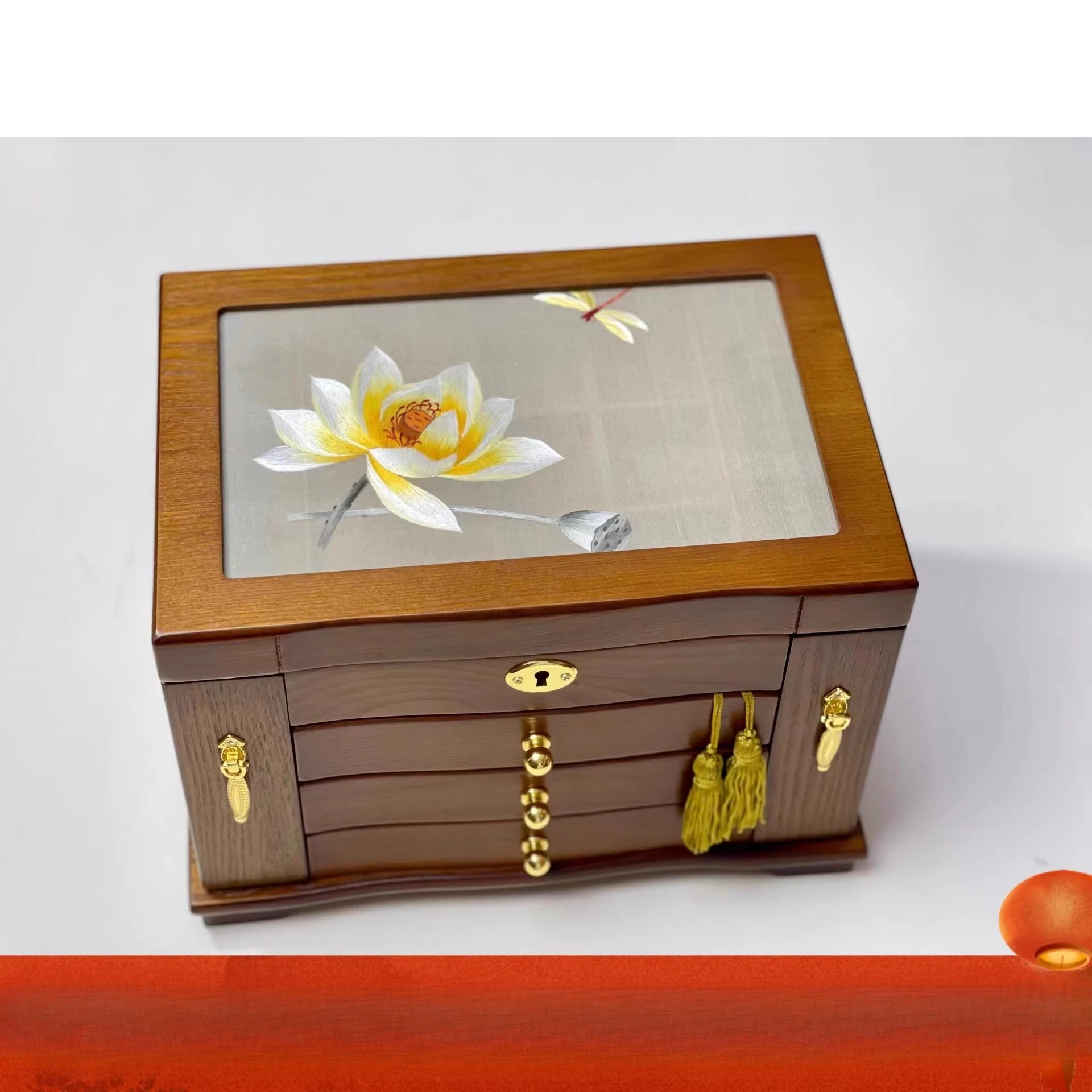 Jewelry box Suzhou embroidery handmade embroidery double-sided embroidery storage box exquisite wooden jewelry box with
Jewelry box Suzhou embroidery handmade embroidery double-sided embroidery storage box exquisite wooden jewelry box with