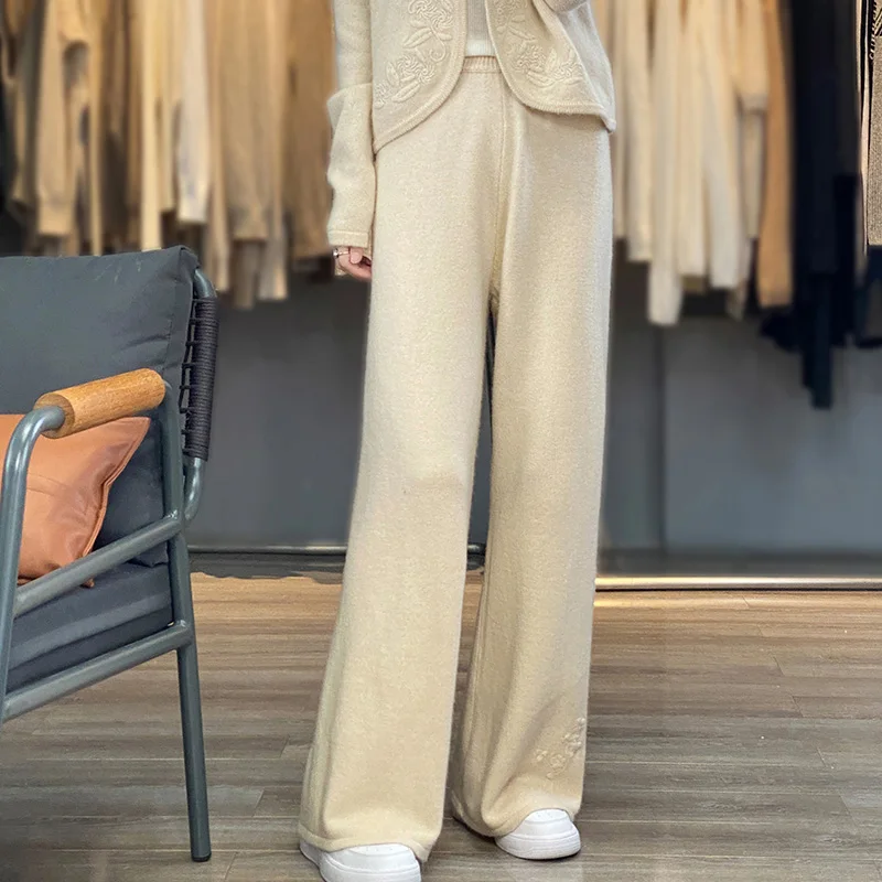 RONGYI 2023 Autumn/Winter New Women's Embroidery High-Waisted Pants 100% Pure Wool Casual Knitted Wide-leg Solid Color
RONGYI 2023 Autumn/Winter New Women's Embroidery High-Waisted Pants 100% Pure Wool Casual Knitted Wide-leg Solid Color