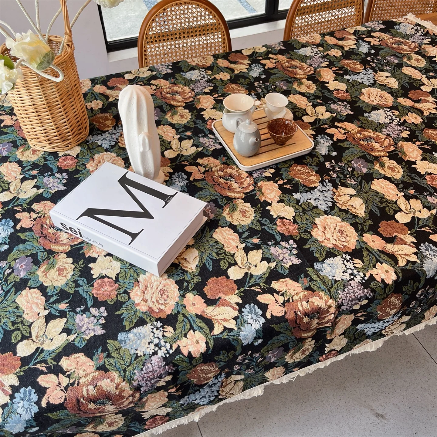 American cotton and linen tablecloth high sense literary style decorative cover cloth party table decoration round table cloth
American cotton and linen tablecloth high sense literary style decorative cover cloth party table decoration round table cloth