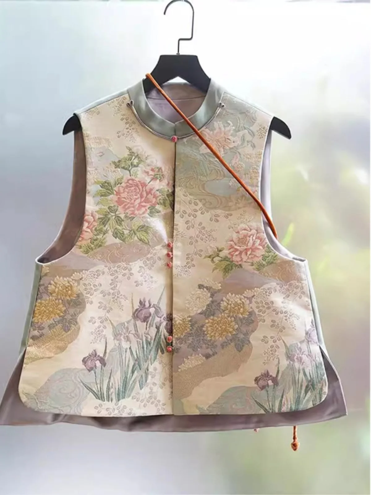 Новый китайский костюм Тан, жилет, верхняя одежда, женский весенне-летний топ с воротником-стойкой и пуговицами
Новый китайский костюм Тан, жилет, верхняя одежда, женский весенне-летний топ с воротником-стойкой и пуговицами