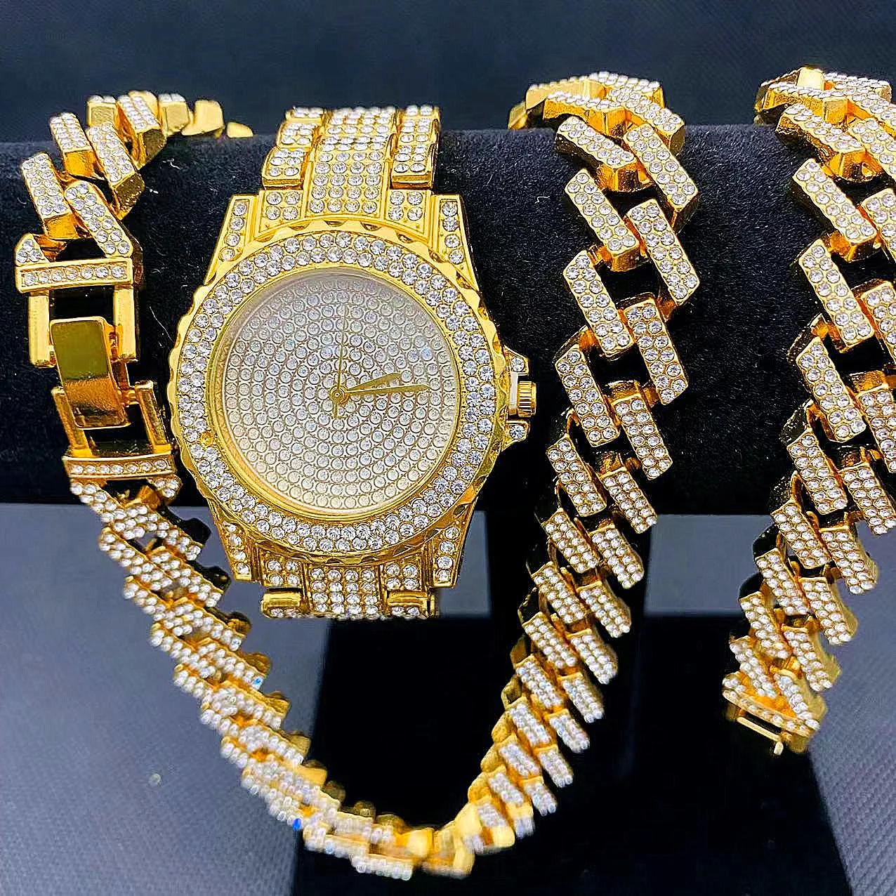 Hip Hop 3PCS Fashion Women Jewelry Set Iced Out Watch Necklace Bracelet Bling Diamond Miama Cuban Link Chain Gold Initial Charms
Hip Hop 3PCS Fashion Women Jewelry Set Iced Out Watch Necklace Bracelet Bling Diamond Miama Cuban Link Chain Gold Initial Charms