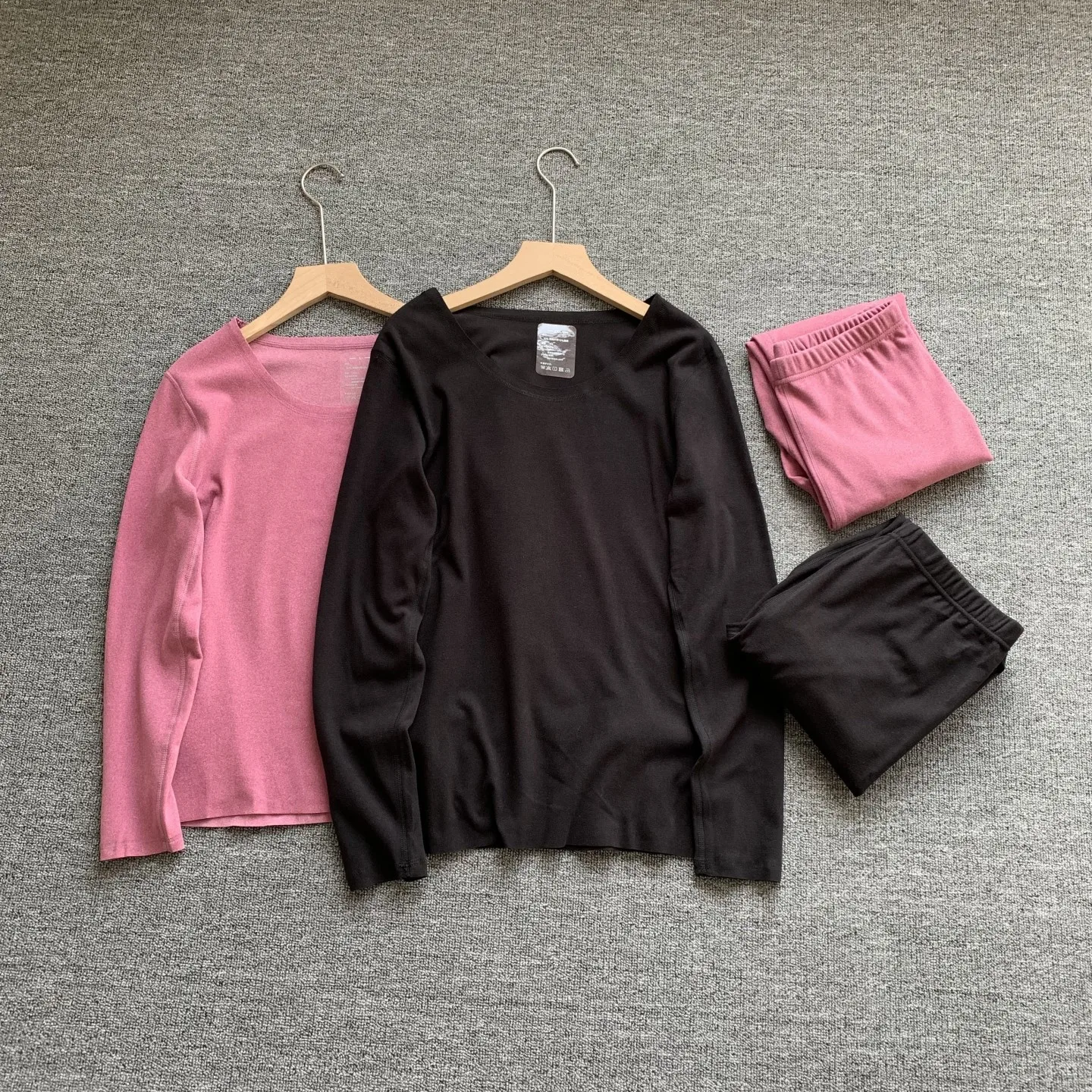Unisex plus Size Warm Underwear Set Seamless Velvet Comfortable Long Sleeve Long Pants Winter Thermal Cozy Couple's Suit
Unisex plus Size Warm Underwear Set Seamless Velvet Comfortable Long Sleeve Long Pants Winter Thermal Cozy Couple's Suit