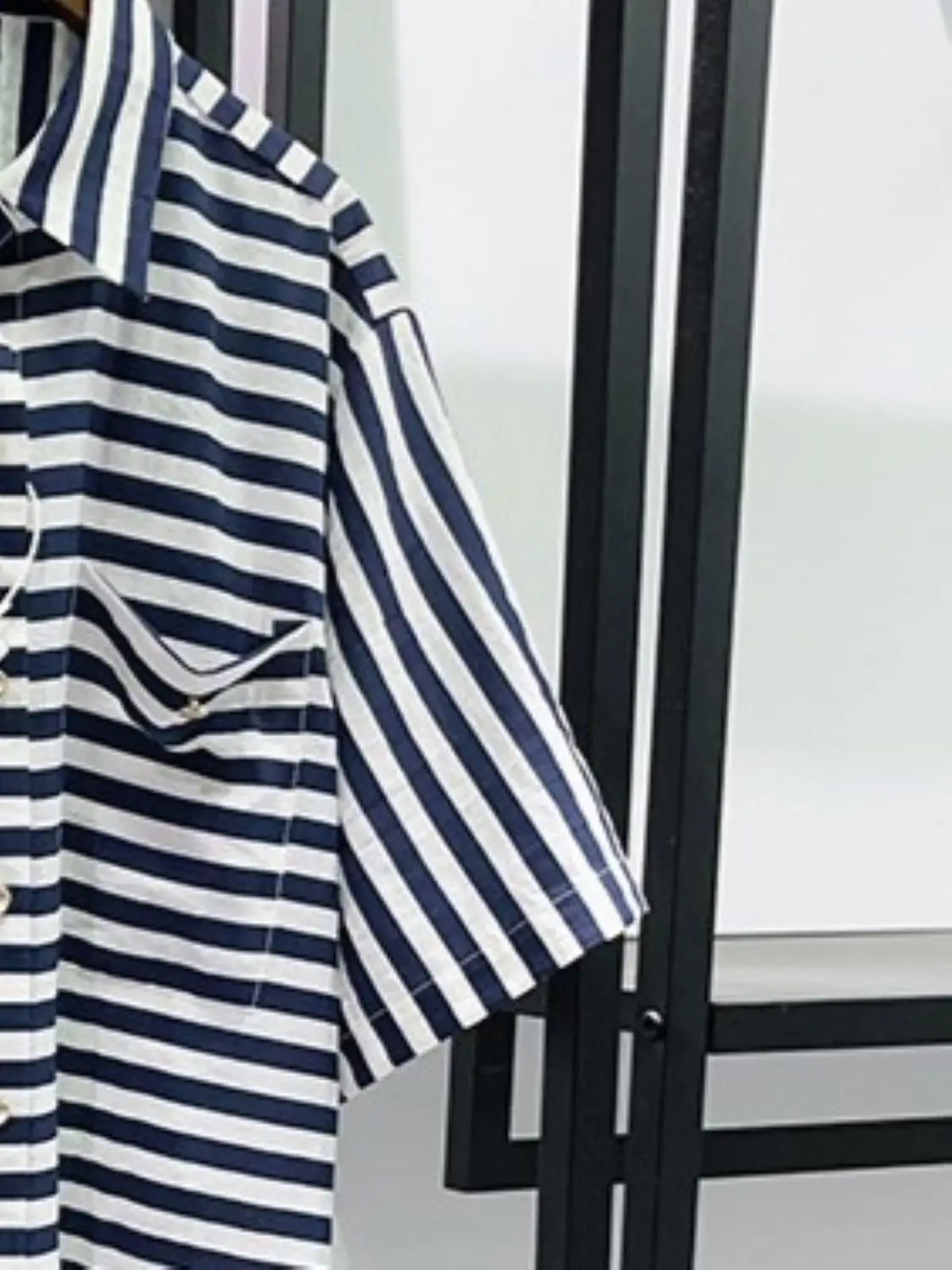 Spring/Summer Women Polo Neck Contrast Stripe Set Short Sleeve Shirt + Sleeveless Tank Top + High Waist A-line Midi Skirt
Spring/Summer Women Polo Neck Contrast Stripe Set Short Sleeve Shirt + Sleeveless Tank Top + High Waist A-line Midi Skirt