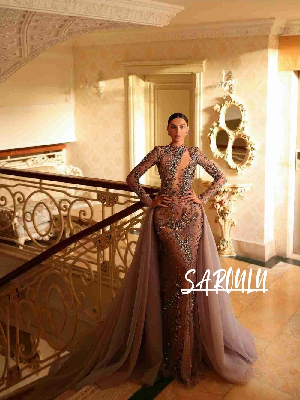 Sexy Sheer Mesh Evening Dress Luxury Rhinestone Embroidery High Neck Long Sleeve Mermaid Galas Gown With Oversized Tulle Train
Sexy Sheer Mesh Evening Dress Luxury Rhinestone Embroidery High Neck Long Sleeve Mermaid Galas Gown With Oversized Tulle Train