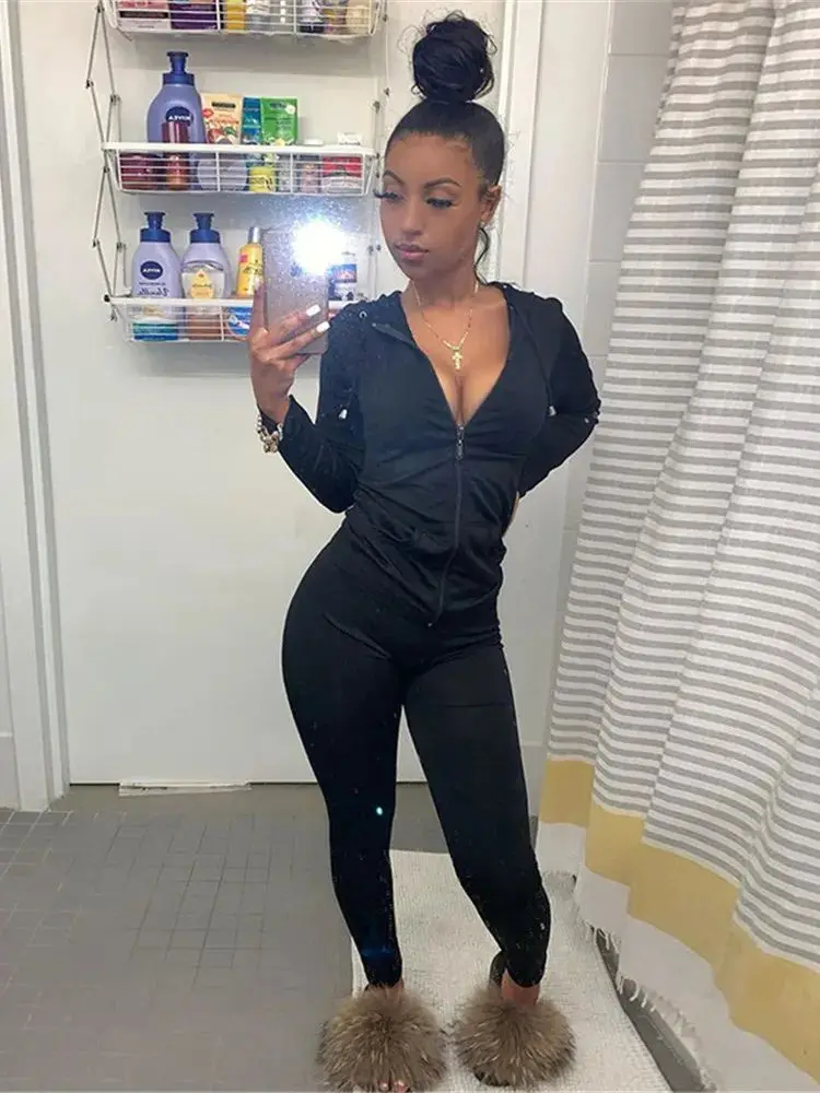 Осенний женский комплект из двух предметов: модный, удобный повседневный костюм с длинными рукавами, капюшоном и молнией
Осенний женский комплект из двух предметов: модный, удобный повседневный костюм с длинными рукавами, капюшоном и молнией