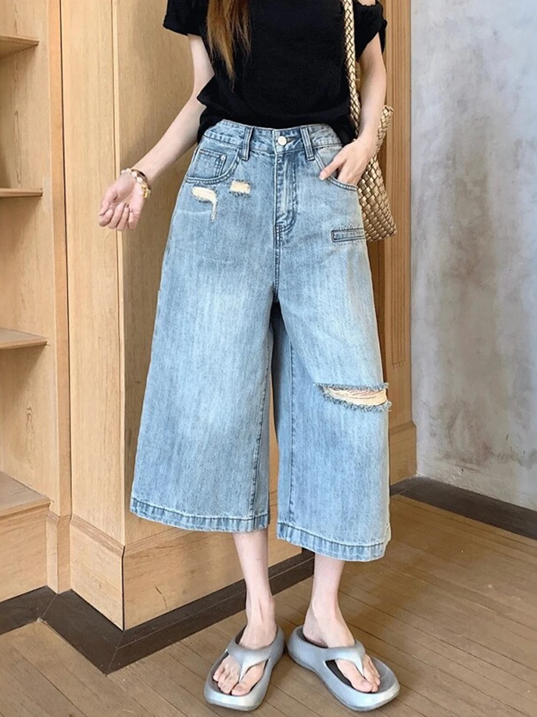 Loose Blue Seven-Foot Denim Jeans Women Summer plus Size Conceal Hip Break Hole Straight Leg Pants Commute Style High Waist
Loose Blue Seven-Foot Denim Jeans Women Summer plus Size Conceal Hip Break Hole Straight Leg Pants Commute Style High Waist