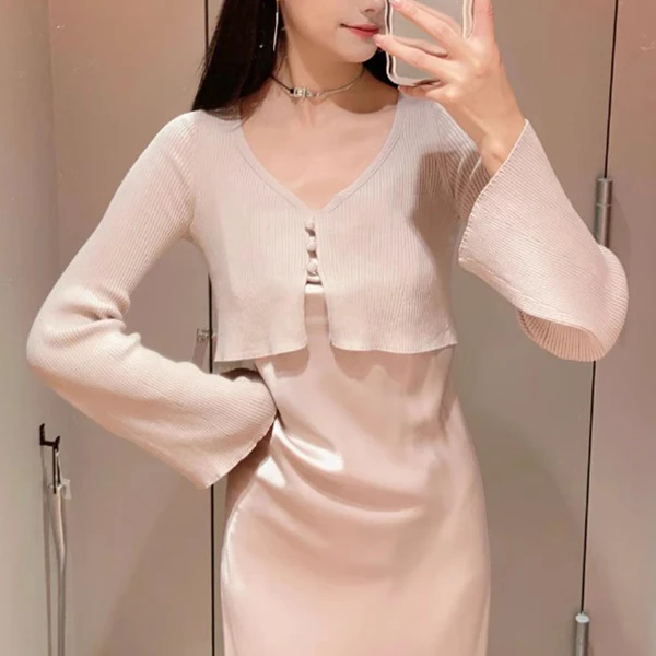 Sweet Elegant Versatile V-Neck Bell Sleeve Knitted Open Cardigan Silk Satin Dress Set Early Autumn New Arrival Fashionable Wo...
Sweet Elegant Versatile V-Neck Bell Sleeve Knitted Open Cardigan Silk Satin Dress Set Early Autumn New Arrival Fashionable Wo...