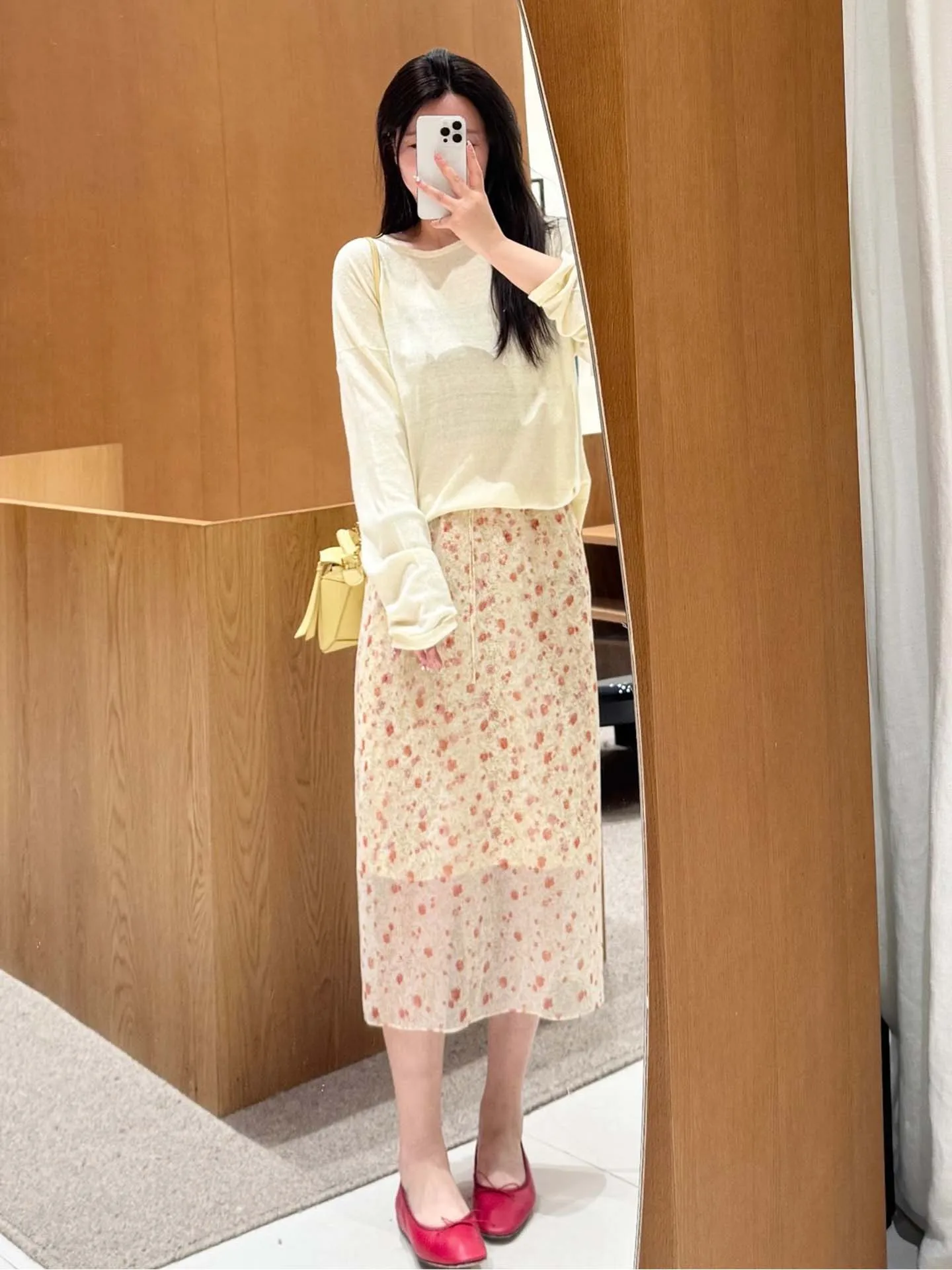 Pure Quality Floral Print Double Layered Half Skirt for Women Spring Summer Season New Style Vintage Romantic Belted Skirt
Pure Quality Floral Print Double Layered Half Skirt for Women Spring Summer Season New Style Vintage Romantic Belted Skirt