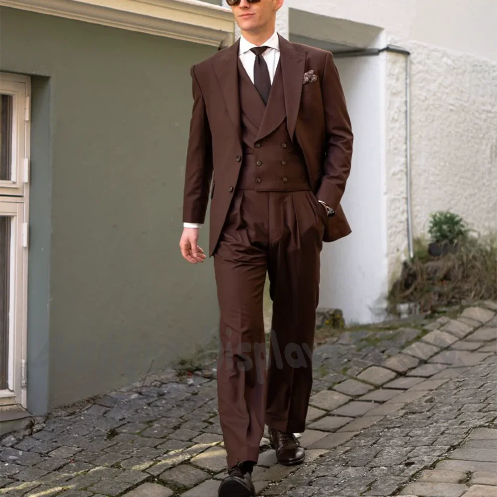 Dark Brown 3 Piece Men Suit Single Breasted Peak Lapel Blazer Set Italian Vintage Groom Wedding Tuxedo(Jacket+Vest+Pants)
Dark Brown 3 Piece Men Suit Single Breasted Peak Lapel Blazer Set Italian Vintage Groom Wedding Tuxedo(Jacket+Vest+Pants)