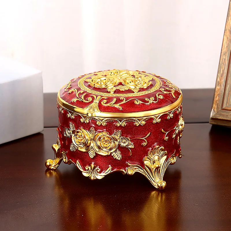 Vintage Enameled Gold Metal Jewelry Storage Box European-Style Rose Jewelry Box For Dressing Table Home Decoration Gift
Vintage Enameled Gold Metal Jewelry Storage Box European-Style Rose Jewelry Box For Dressing Table Home Decoration Gift