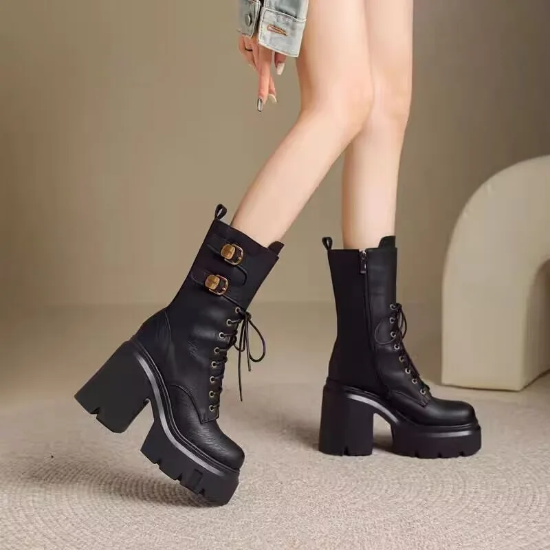 2025 New Women's Cowboy Boots Platform Boots Round Toe Thick Heel High Boots Belt Buckle Western Mid Calf Boot
2025 New Women's Cowboy Boots Platform Boots Round Toe Thick Heel High Boots Belt Buckle Western Mid Calf Boot