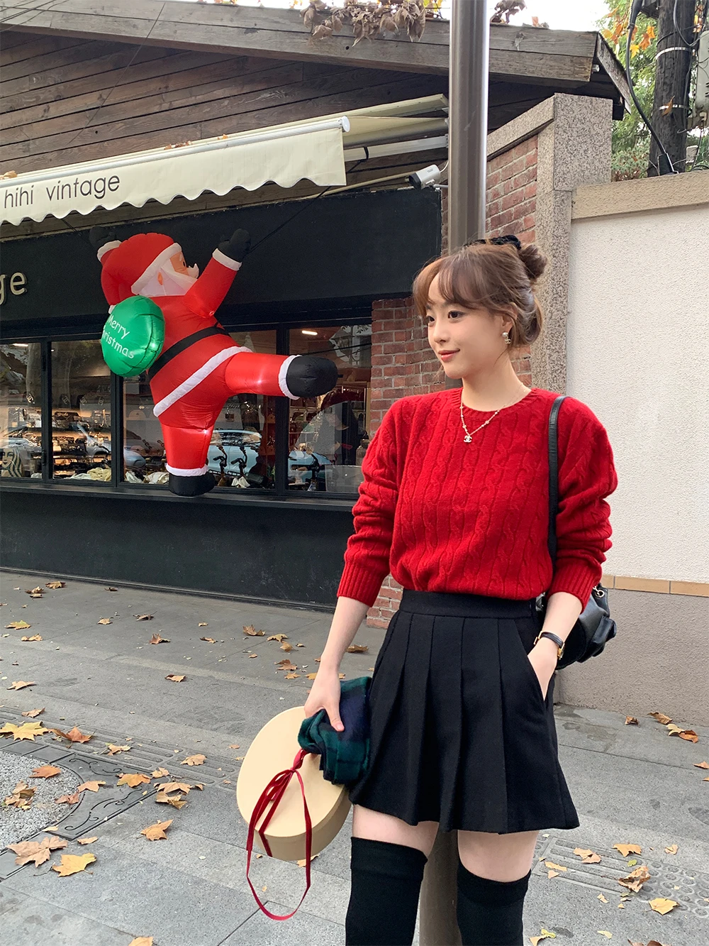 LE LALIN Autumn Winter Classic Soft Woolen Knitted Sweater Christmas Red Four Colors Braided Design Versatile Beautiful Ladie...
LE LALIN Autumn Winter Classic Soft Woolen Knitted Sweater Christmas Red Four Colors Braided Design Versatile Beautiful Ladie...