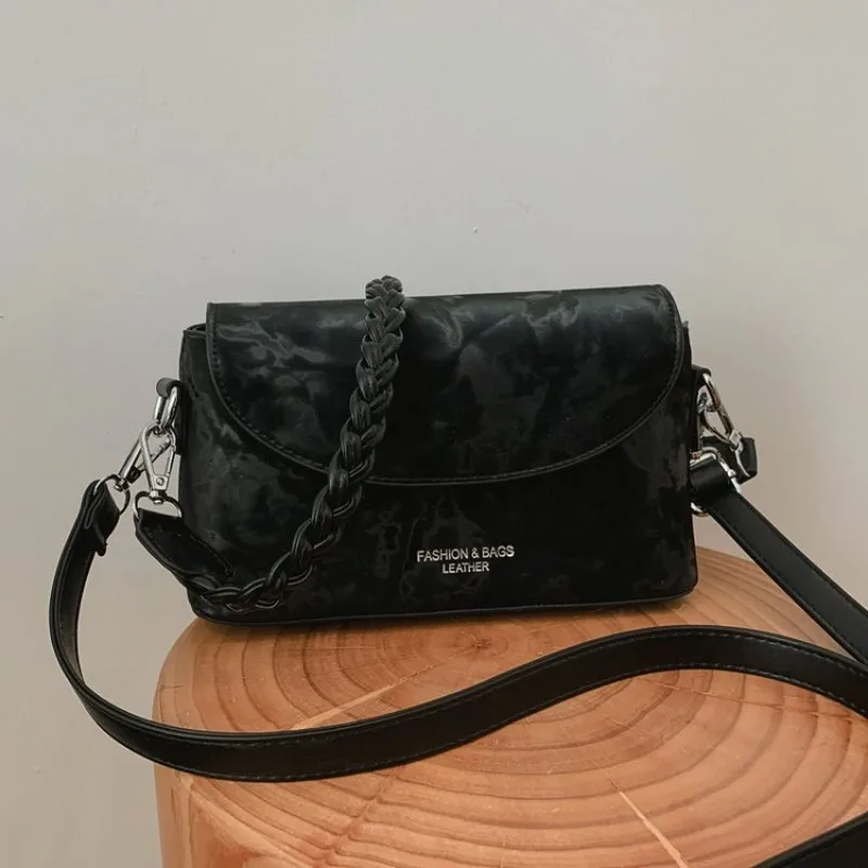 Graceful Ladies Handbag Popular Classic Elements Luxury Leather Material Fashionable Crossbody Tote Bag
Graceful Ladies Handbag Popular Classic Elements Luxury Leather Material Fashionable Crossbody Tote Bag