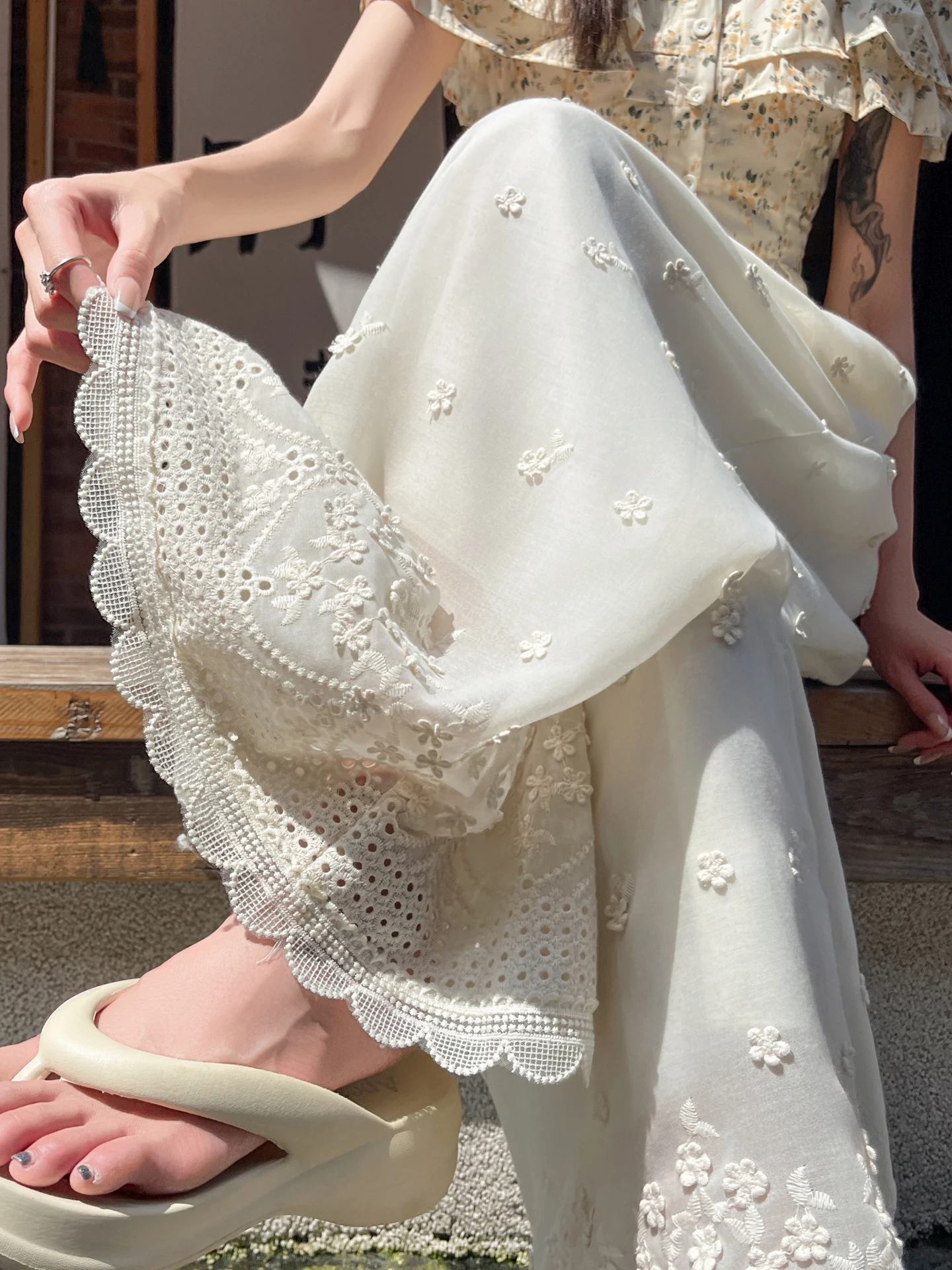 Summer Thin Ice Silk Cotton Linen Wide Leg Pants Women High Waist Loose Fit Nine Points Lace Casual Straight Pants
Summer Thin Ice Silk Cotton Linen Wide Leg Pants Women High Waist Loose Fit Nine Points Lace Casual Straight Pants