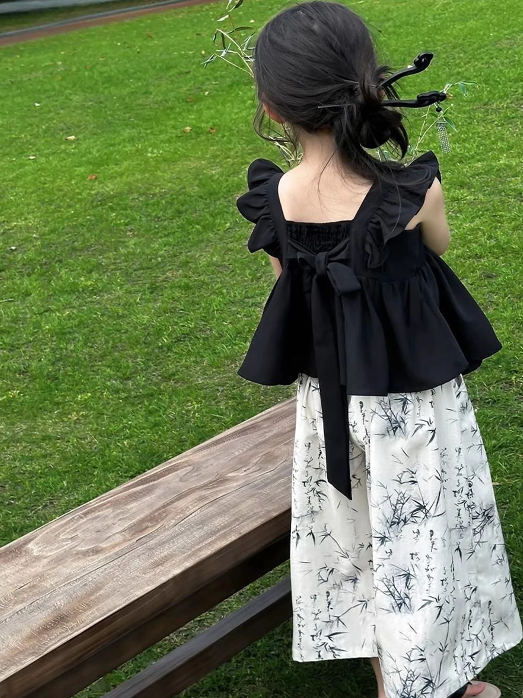 Летний тонкий комплект для девочек, черный топ, акварельные брюки, юбка, костюм из двух предметов, детская одежда, дышащее полиэфирное волокно, детская одежда...
Летний тонкий комплект для девочек, черный топ, акварельные брюки, юбка, костюм из двух предметов, детская одежда, дышащее полиэфирное волокно, детская одежда...