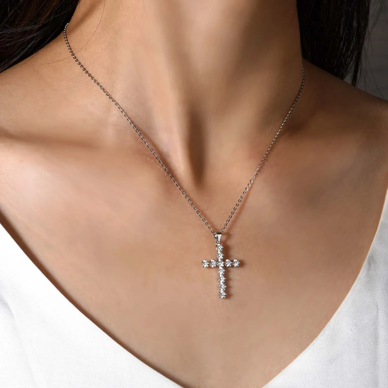 Full Moissanite Cross Pendant Necklace For Women Fine Jewelry with 925 Sterling Sliver Necklace
Full Moissanite Cross Pendant Necklace For Women Fine Jewelry with 925 Sterling Sliver Necklace